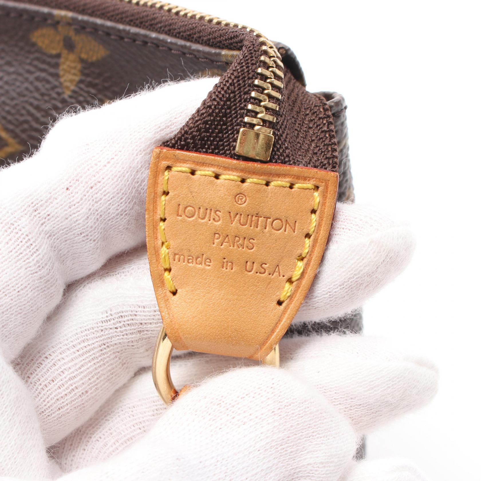 LOUIS VUITTON Monogram Pochette Accessoires金扣手挽袋棕色