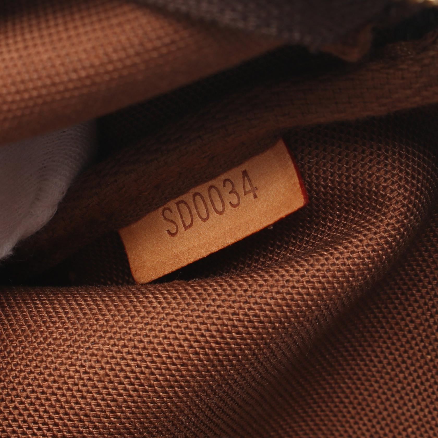 LOUIS VUITTON Monogram Pochette Accessoires金扣手挽袋棕色