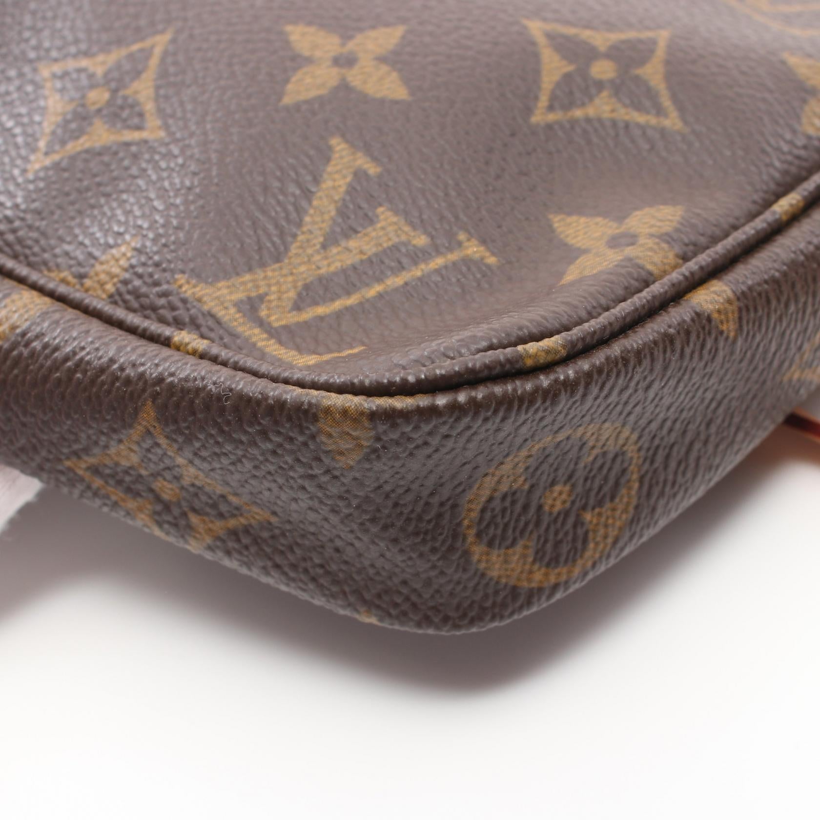 LOUIS VUITTON Monogram Pochette Accessoires金扣手挽袋棕色