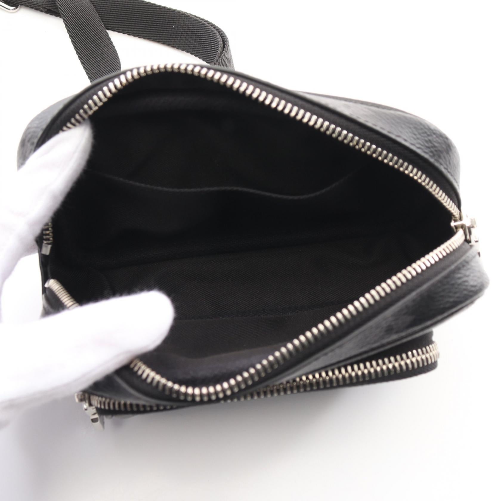 LOUIS VUITTON Taigalama Outdoor Pochette腰包/肩背袋