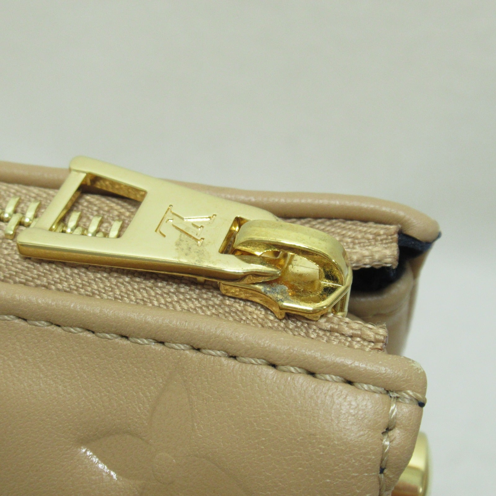 LOUIS VUITTON 【激減優惠】羊皮皮革Coussin PM 2 Way Shoulder Bag Handbag金扣手挽肩背兩用袋米色