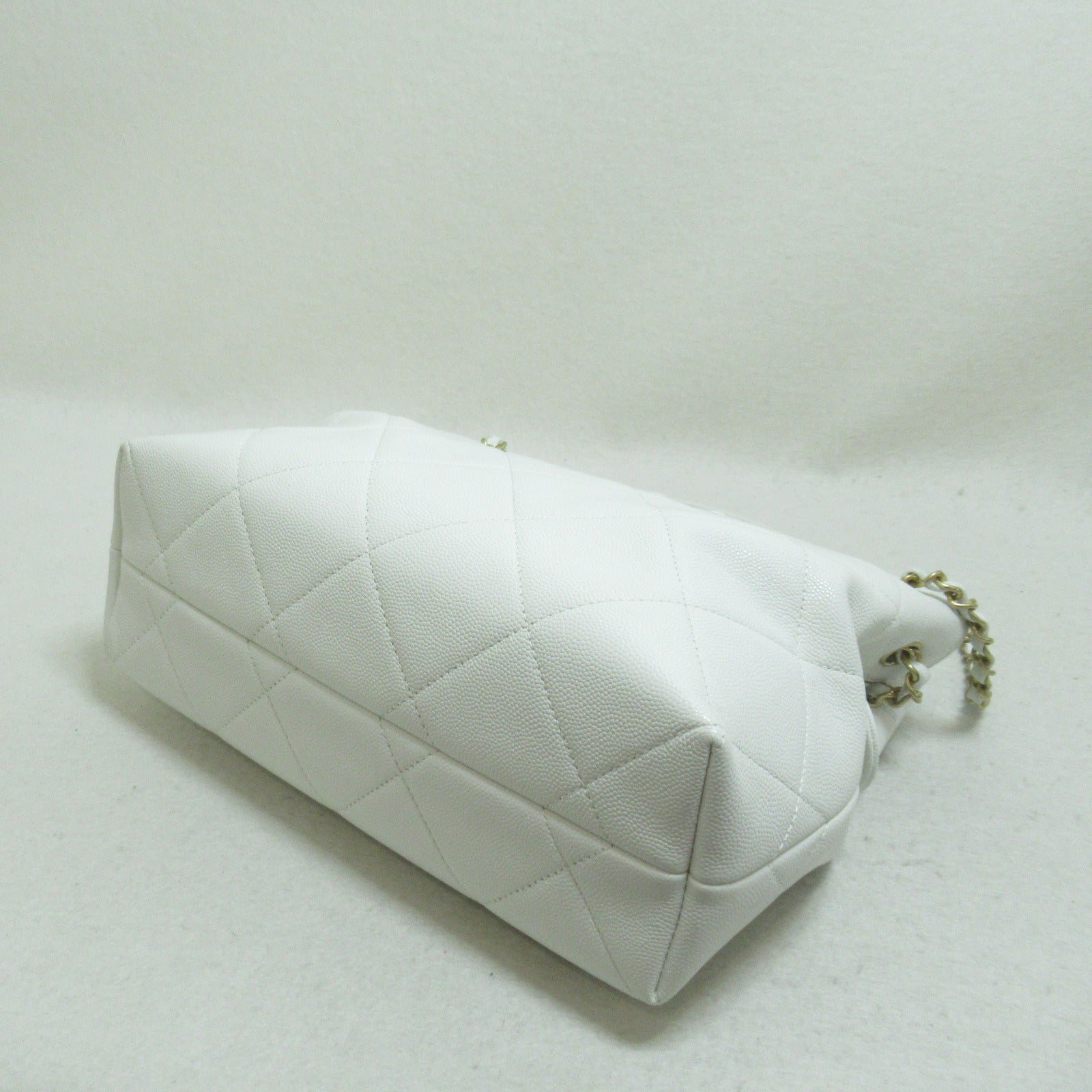CHANEL **【激減優惠】牛皮皮革Chain Shoulder金扣肩背袋白色