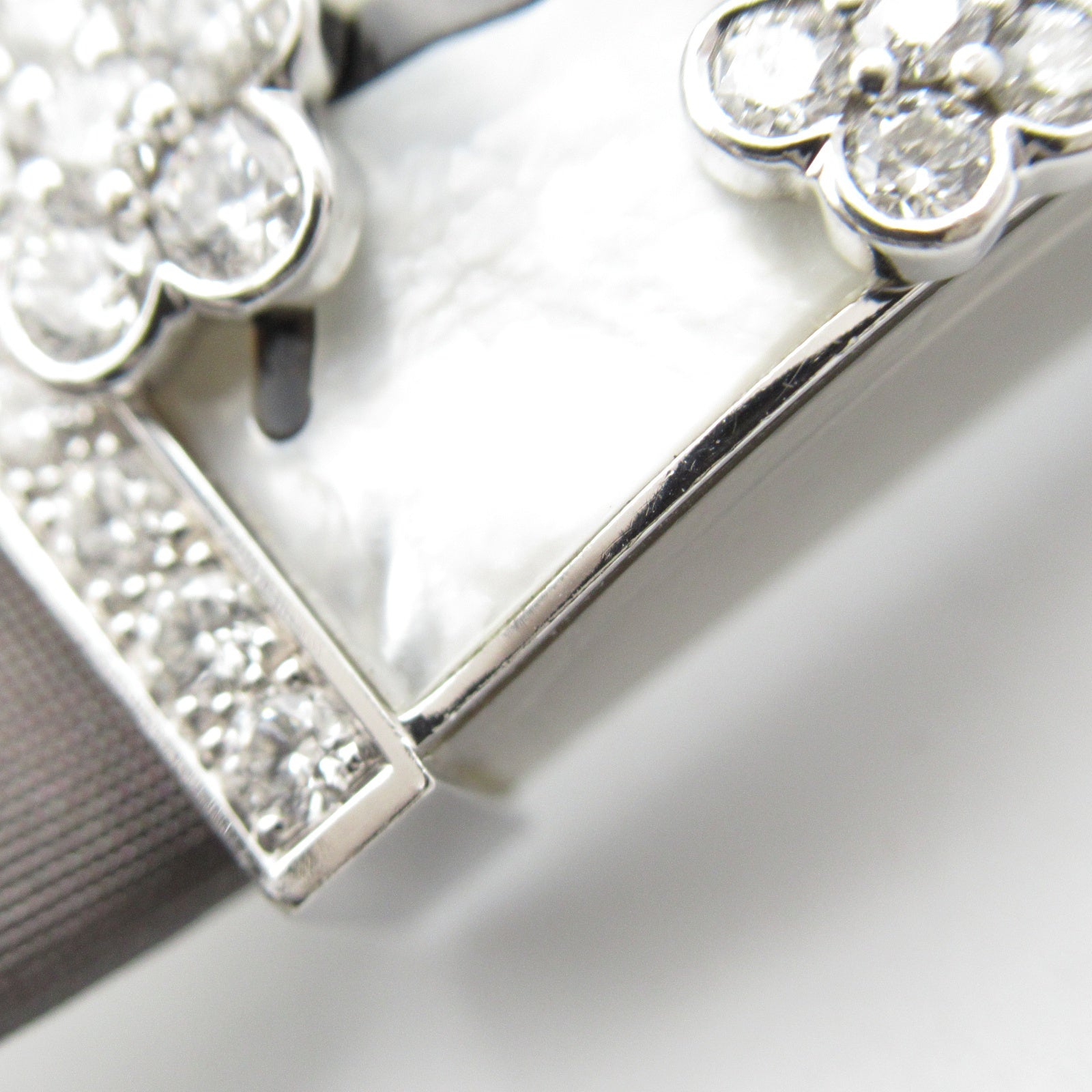 Van Cleef & Arpels Secret Wrist Watch 3386101