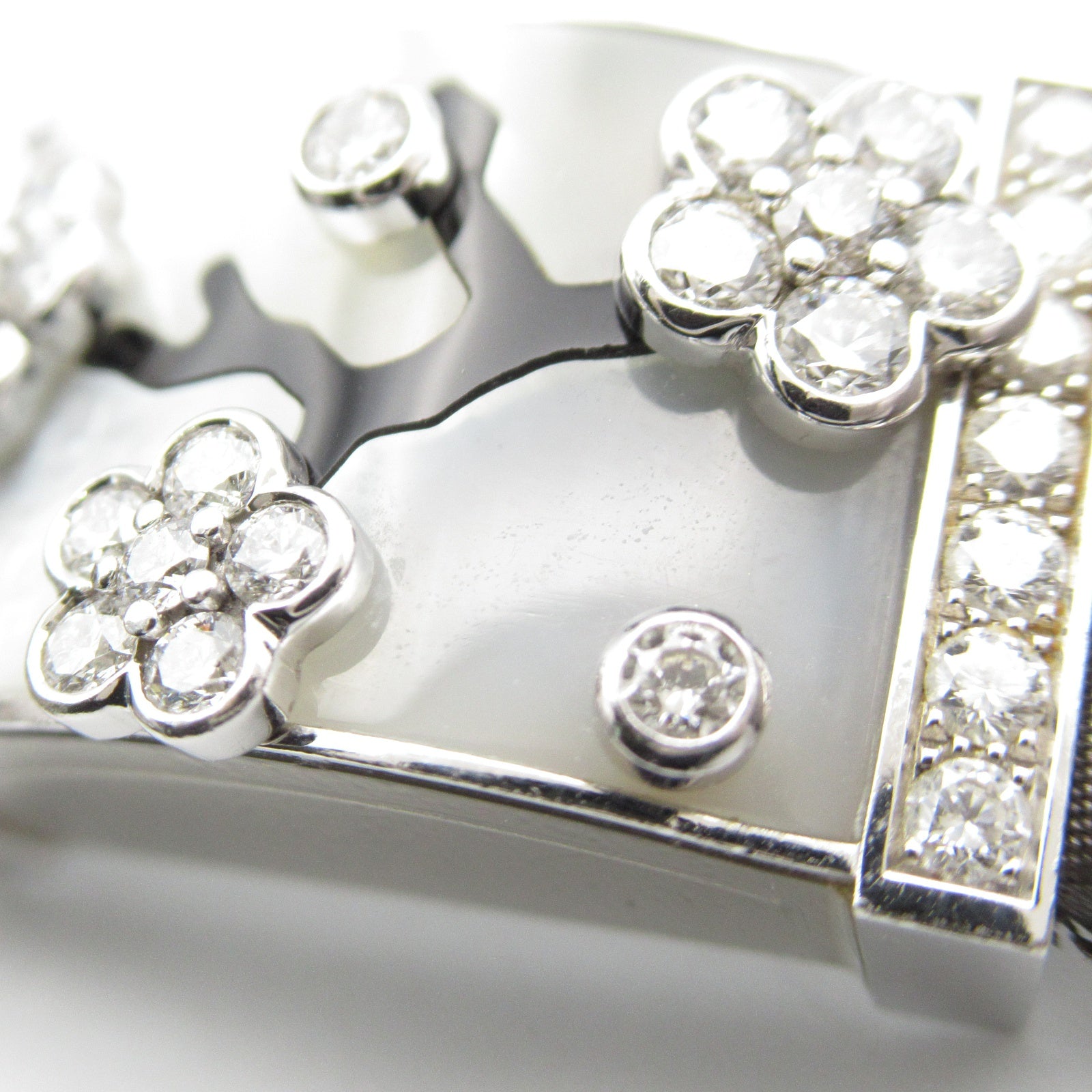 Van Cleef & Arpels Secret Wrist Watch 3386101