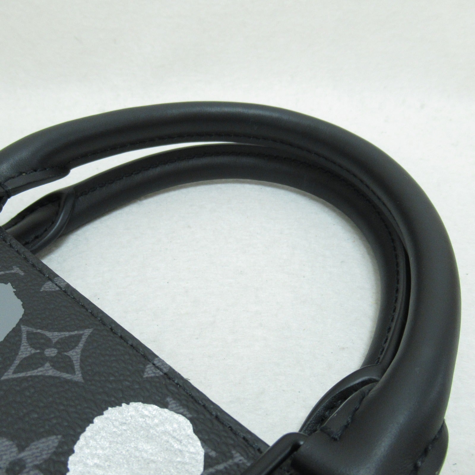 LOUIS VUITTON Monogram Eclipse LV×YK Sac Plat手挽肩背兩用袋黑色