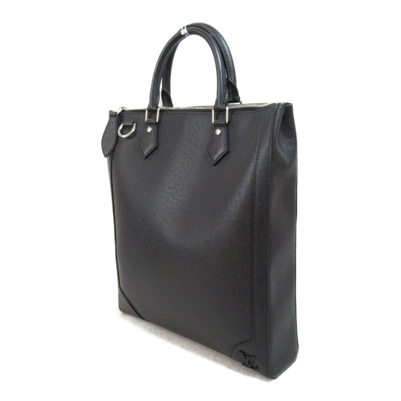 LOUIS VUITTON 【激減優惠】Taiga Vertical Tote銀扣手挽肩背兩用袋黑色