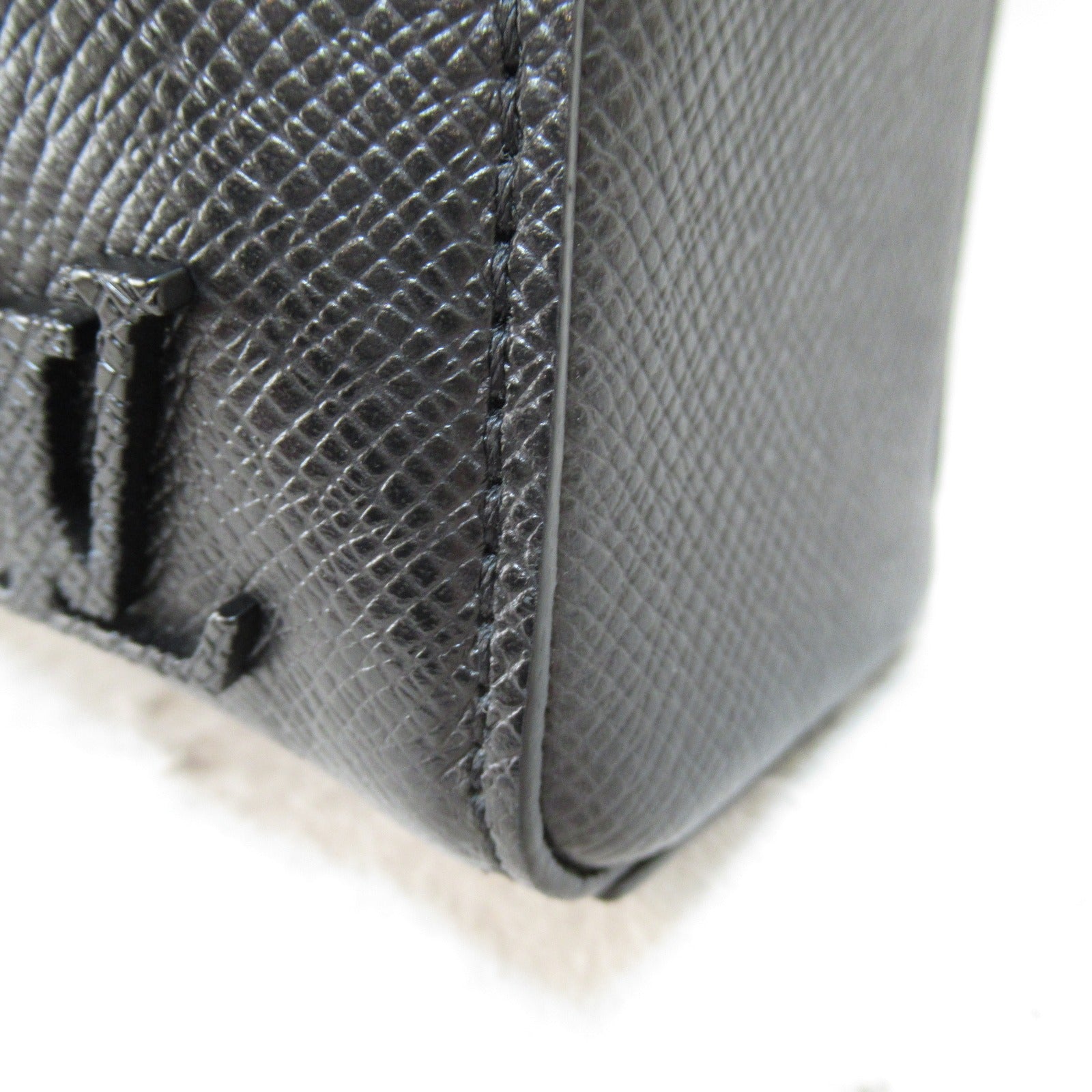 LOUIS VUITTON 【激減優惠】Taiga Vertical Tote銀扣手挽肩背兩用袋黑色