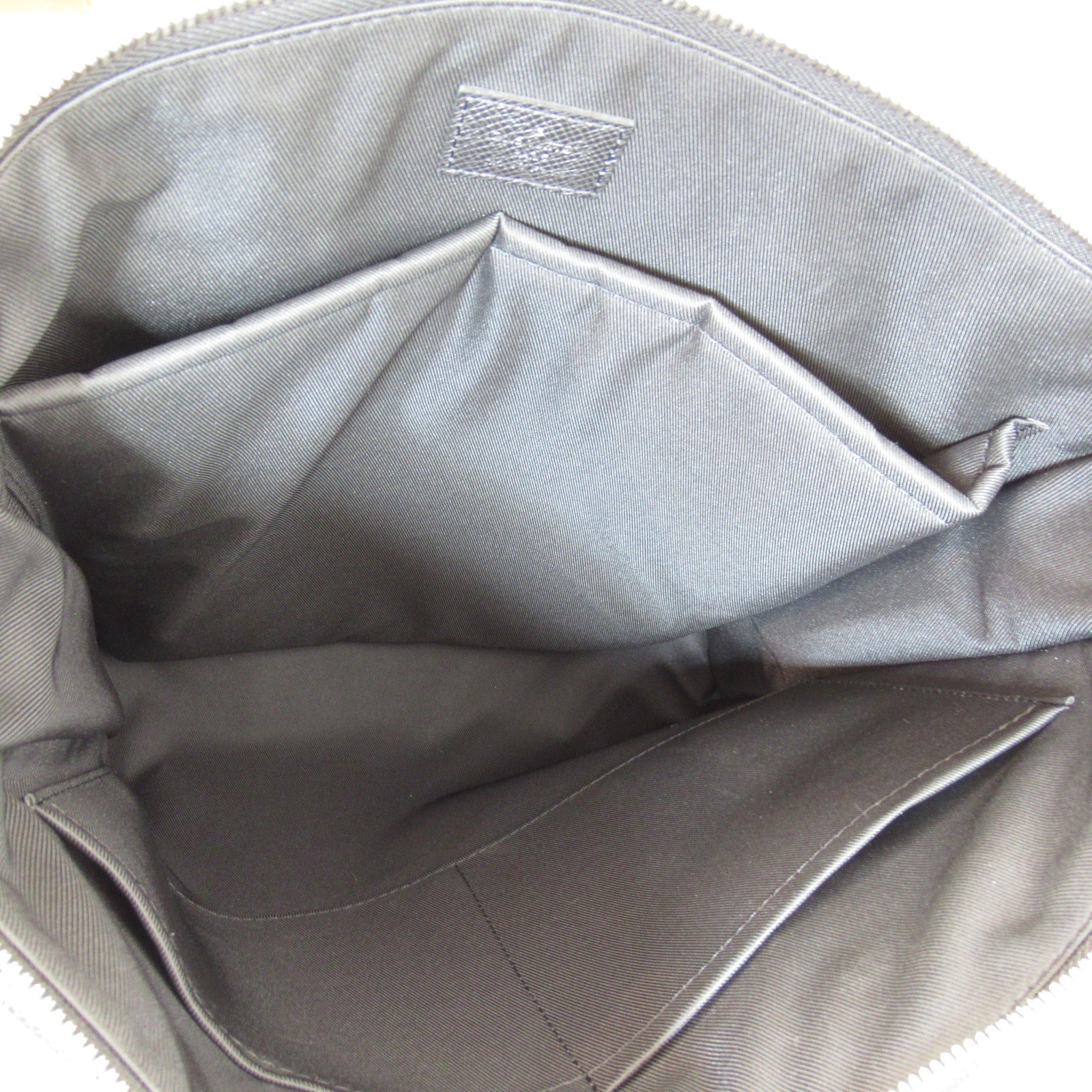 LOUIS VUITTON 【激減優惠】Taiga Vertical Tote銀扣手挽肩背兩用袋黑色