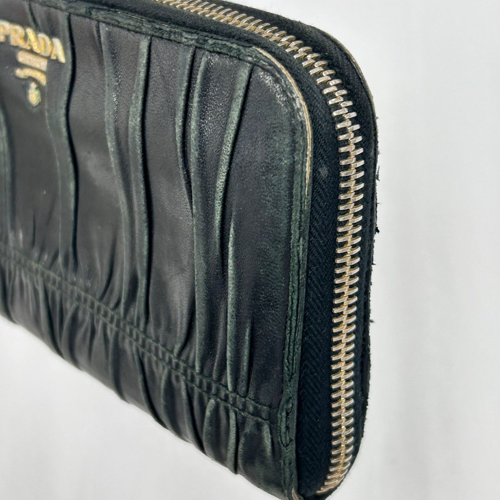 PRADA 【清倉大減價】皮革Zipper Long Wallet金扣長錢包黑色