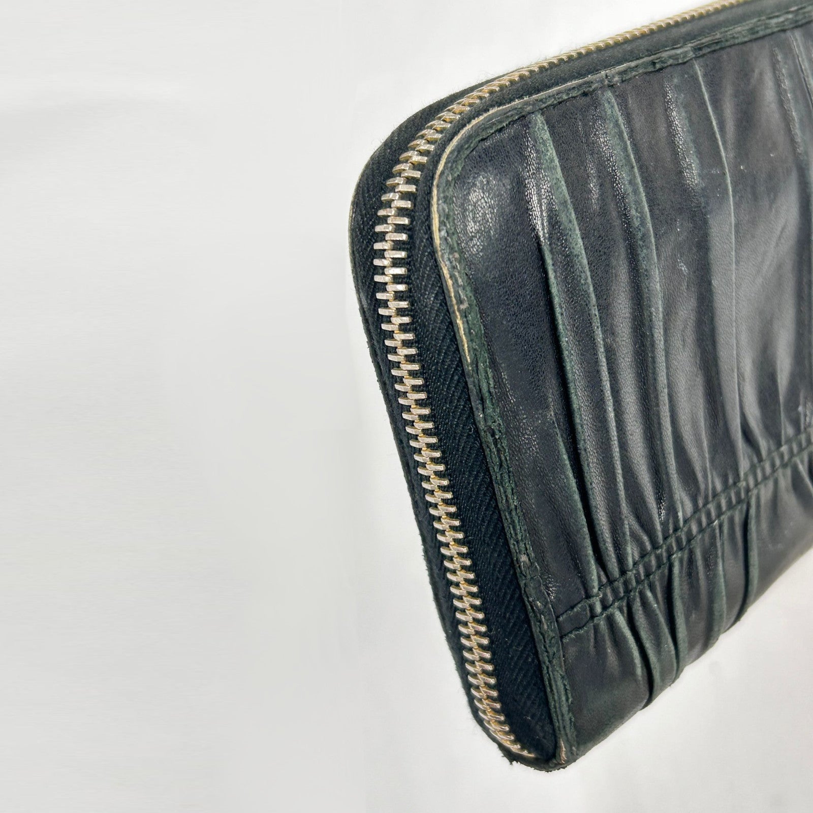 PRADA 【清倉大減價】皮革Zipper Long Wallet金扣長錢包黑色