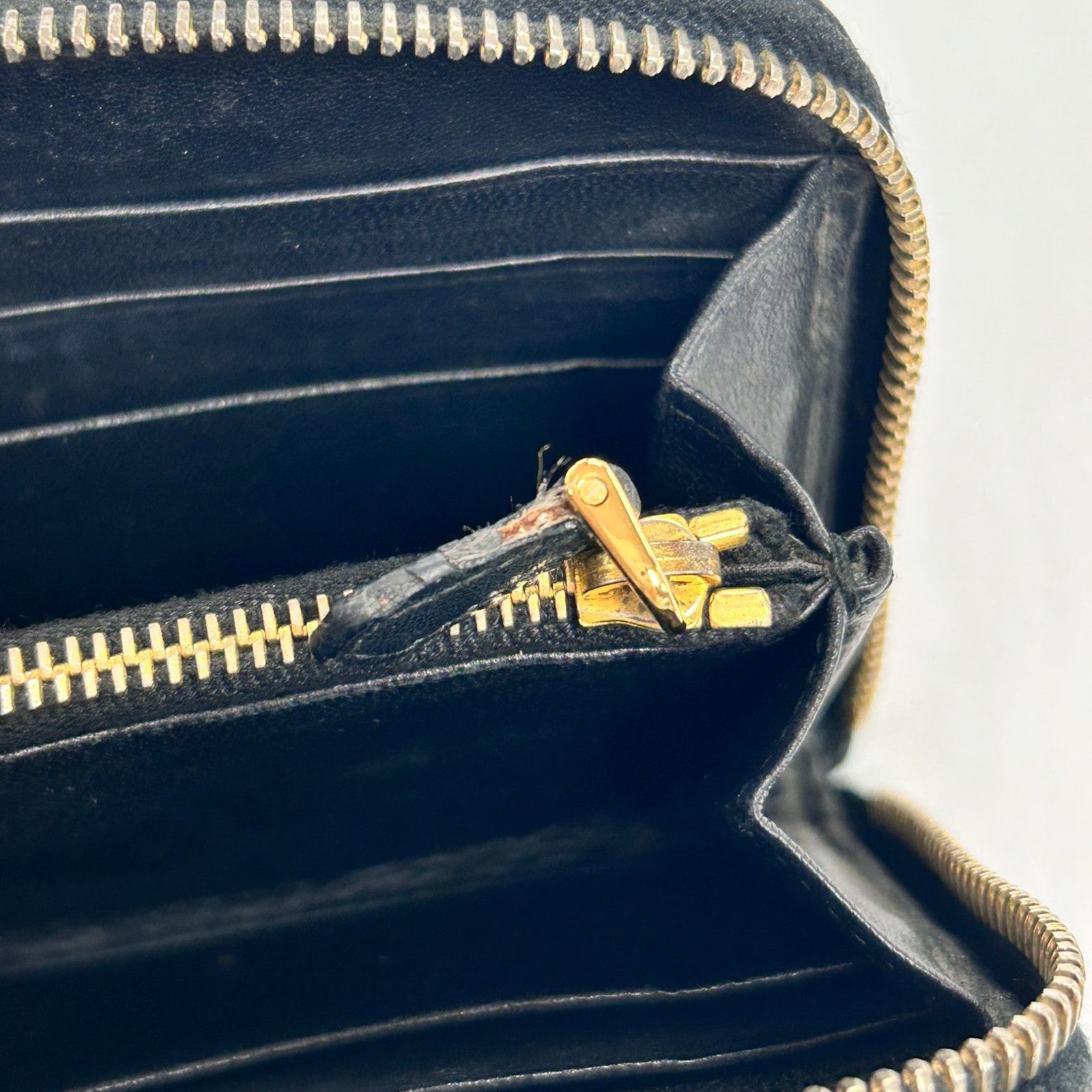PRADA 【清倉大減價】皮革Zipper Long Wallet金扣長錢包黑色