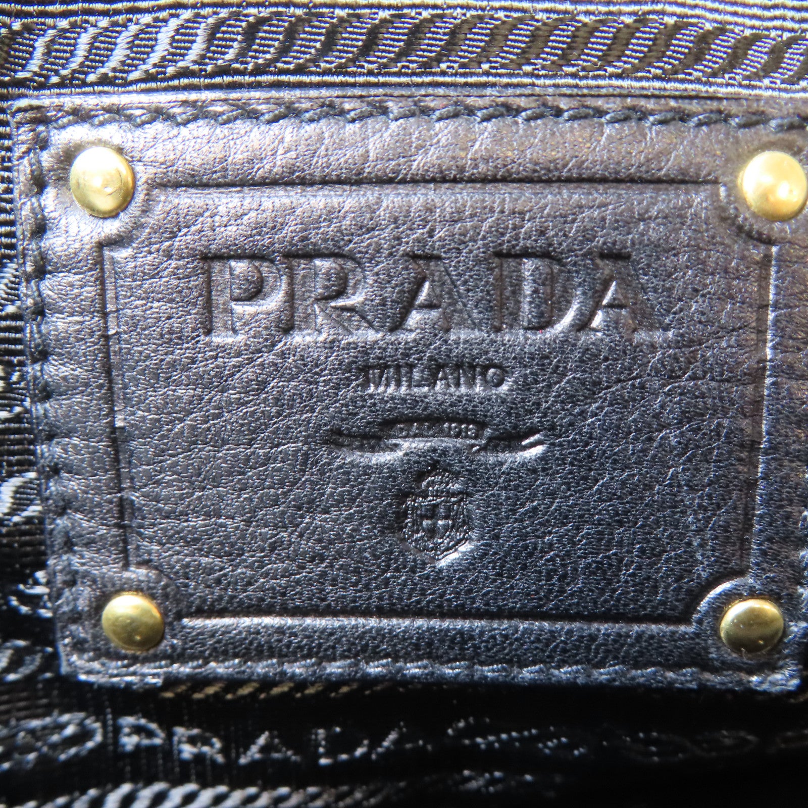 PRADA 【激減優惠】鹿皮皮革Handbag金扣手挽袋黑色