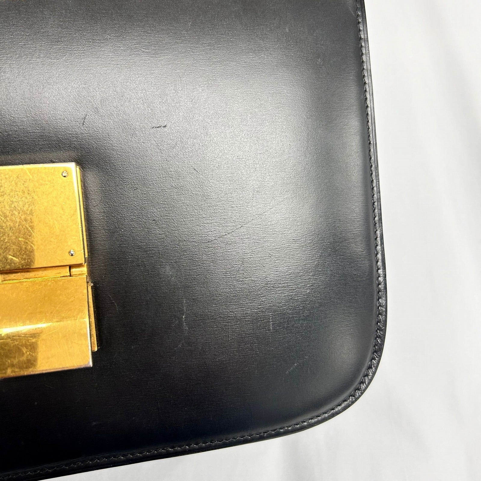 CELINE 牛皮皮革Medium Classic Box金扣肩背袋黑色
