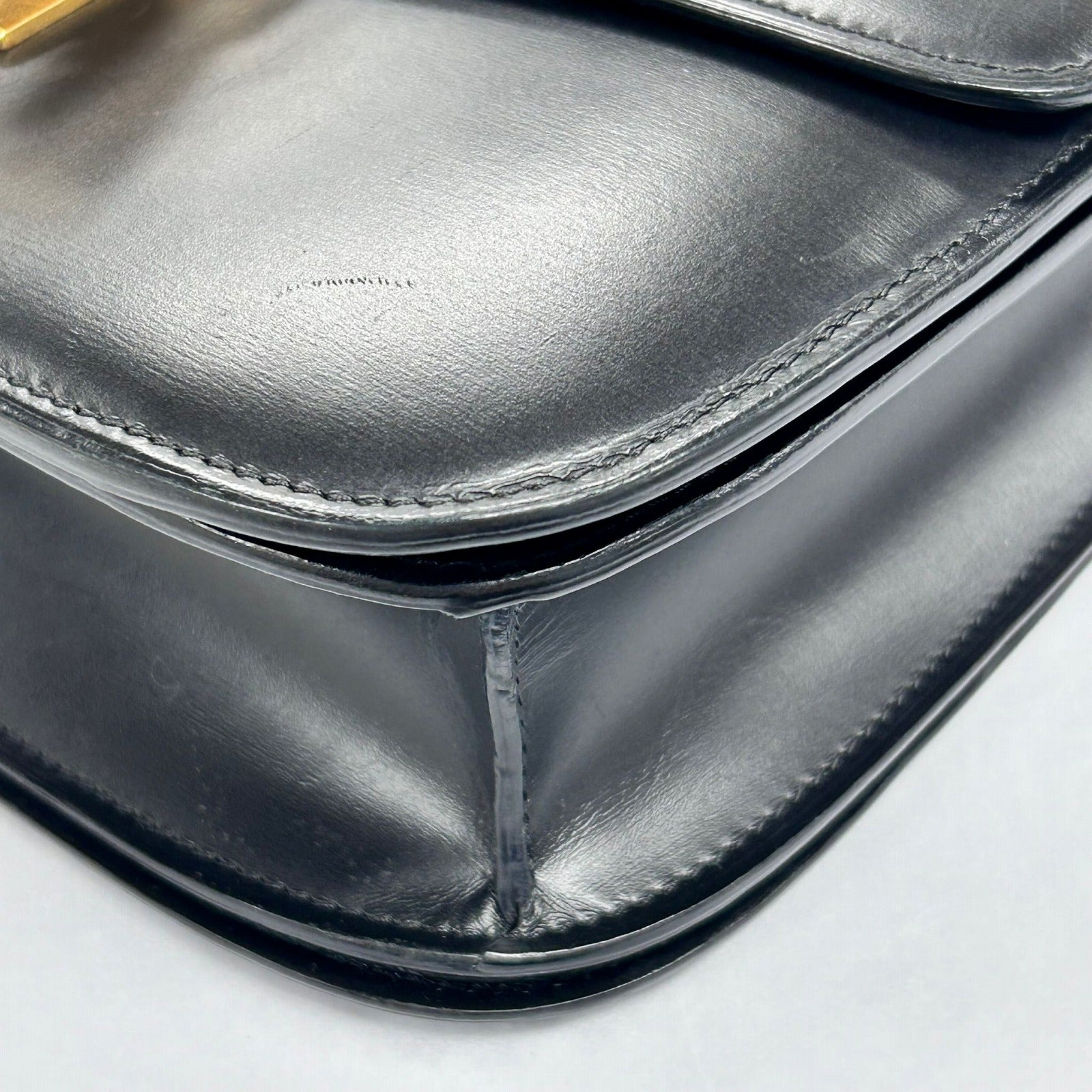 CELINE 牛皮皮革Medium Classic Box金扣肩背袋黑色
