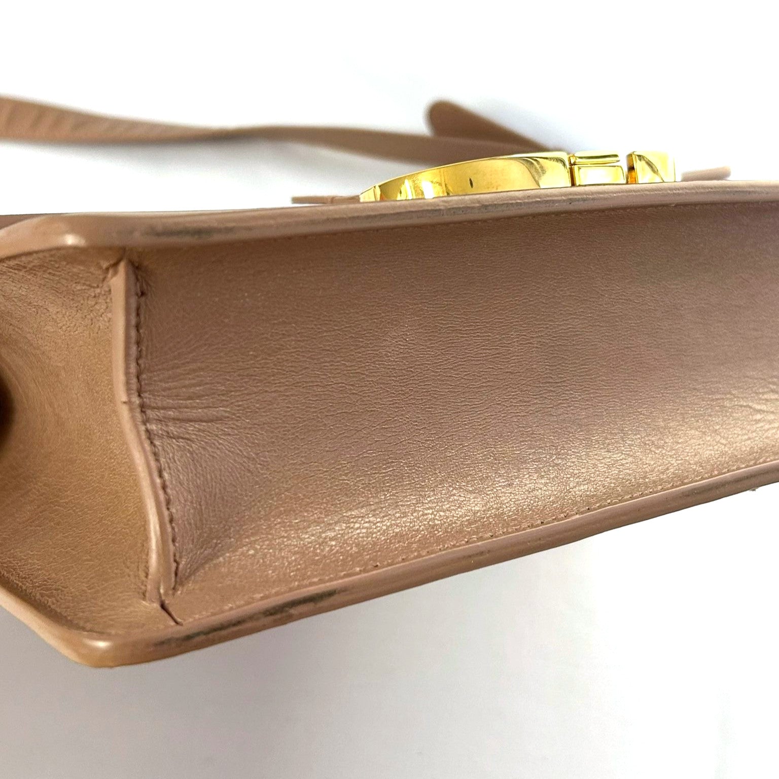 Dior 牛皮皮革30 Montaigne金扣肩背袋