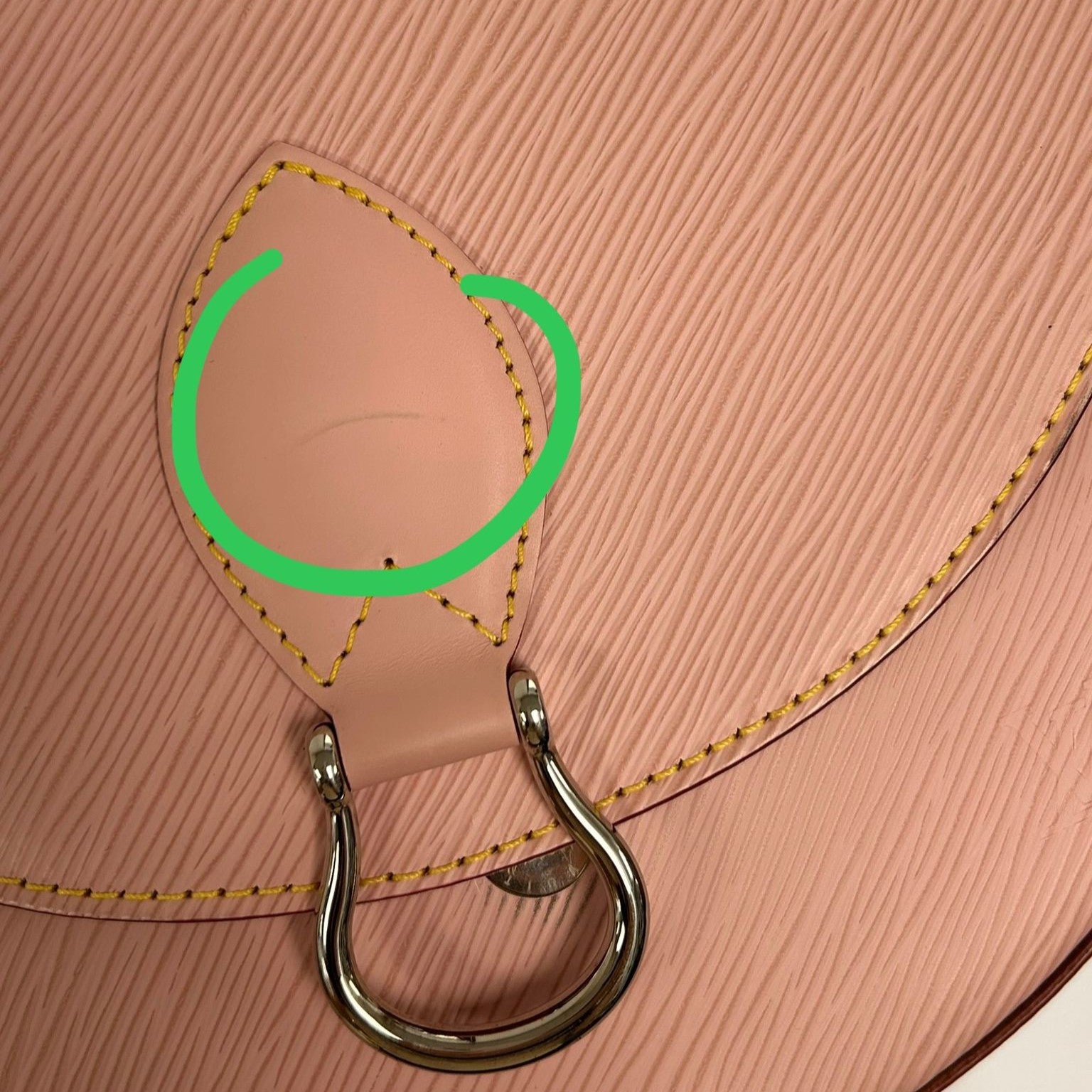 LOUIS VUITTON Epi Saint Cloud銀扣肩背袋