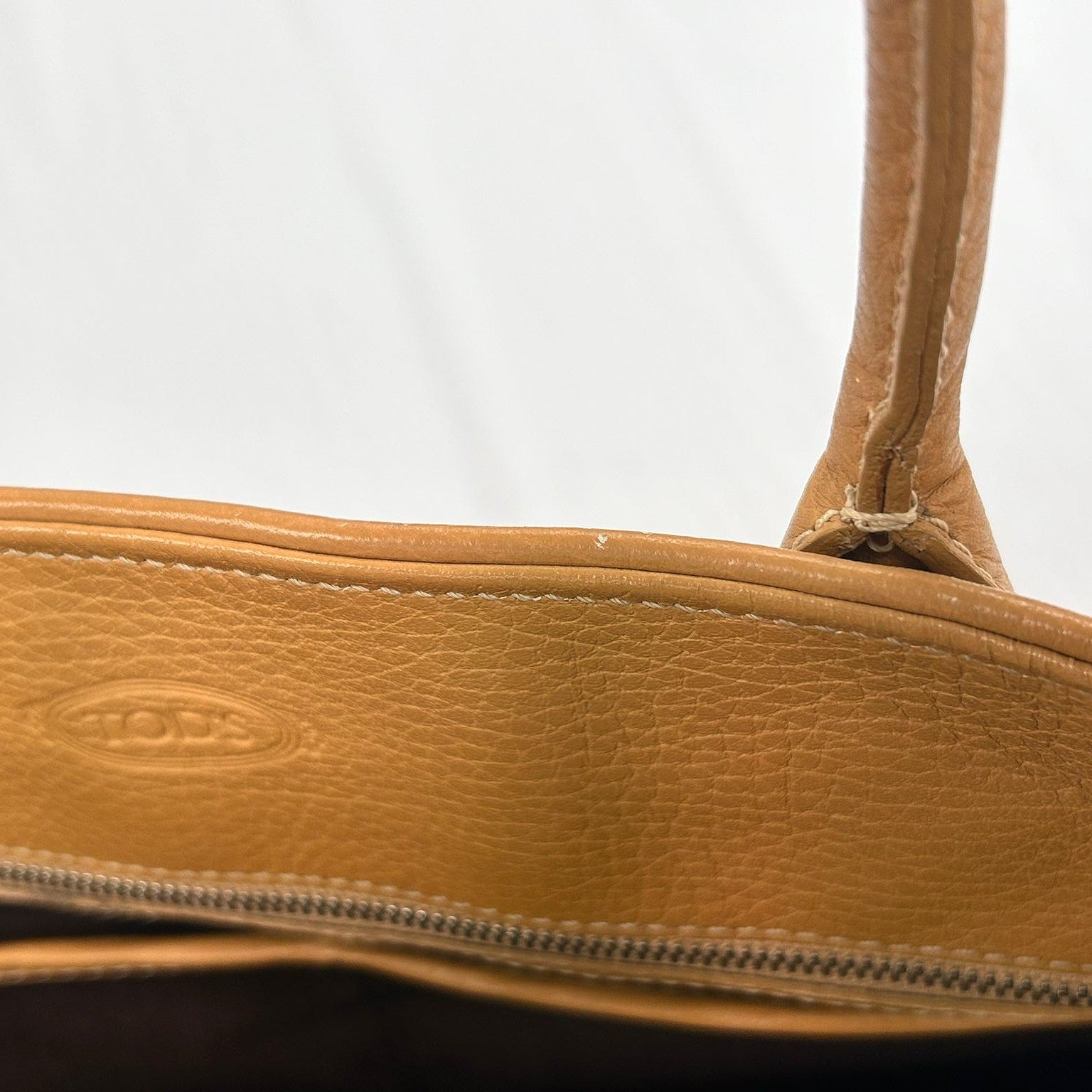TOD'S 【激減優惠】牛皮皮革Shoulder Bag銀扣肩背袋泥黃色