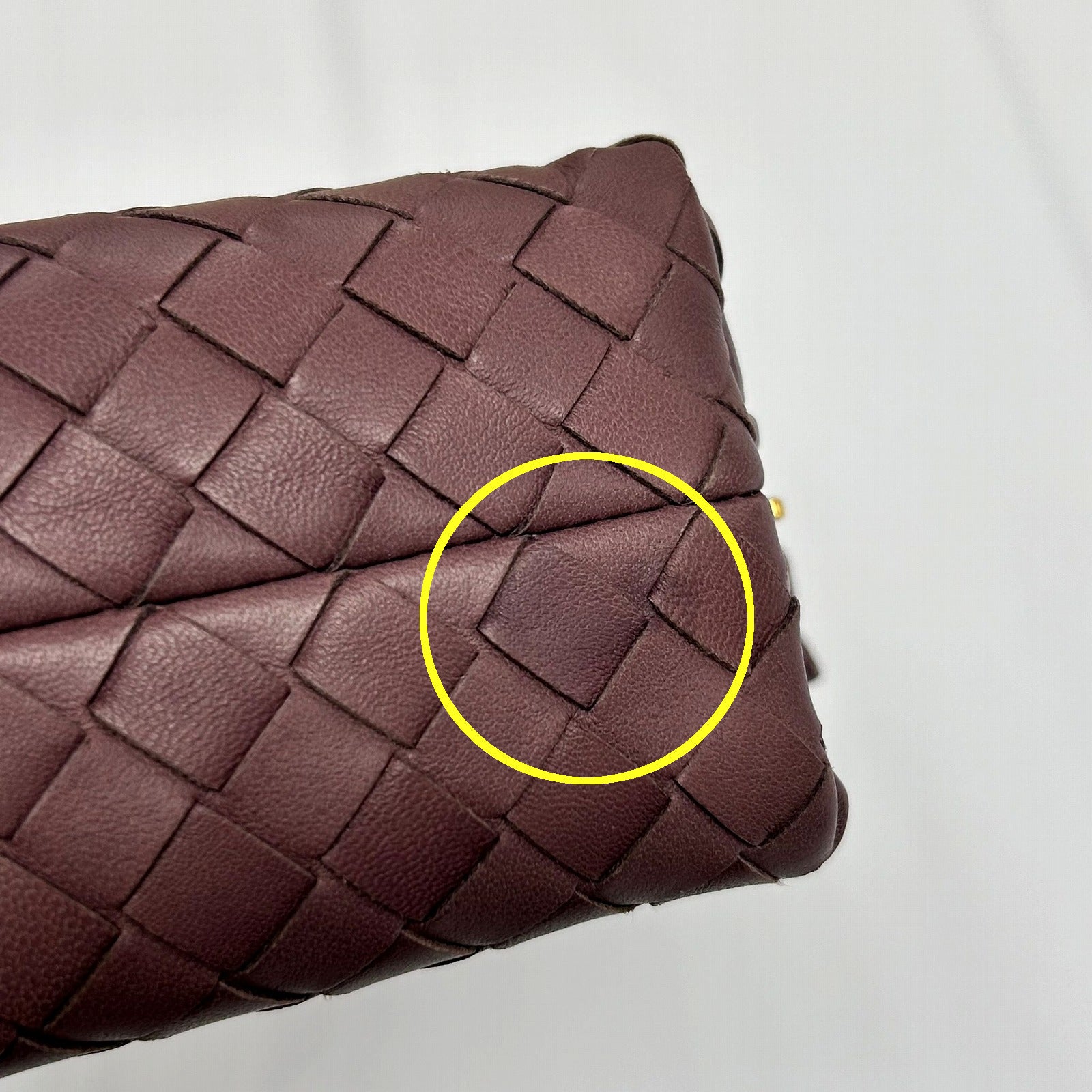 BOTTEGA VENETA 【激減優惠】織紋皮革Pouch金扣手拿包紫色