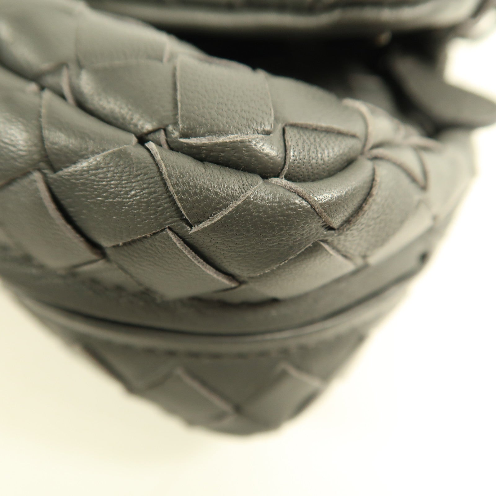 BOTTEGA VENETA 羊皮皮革Shoulder Bag黑扣肩背袋