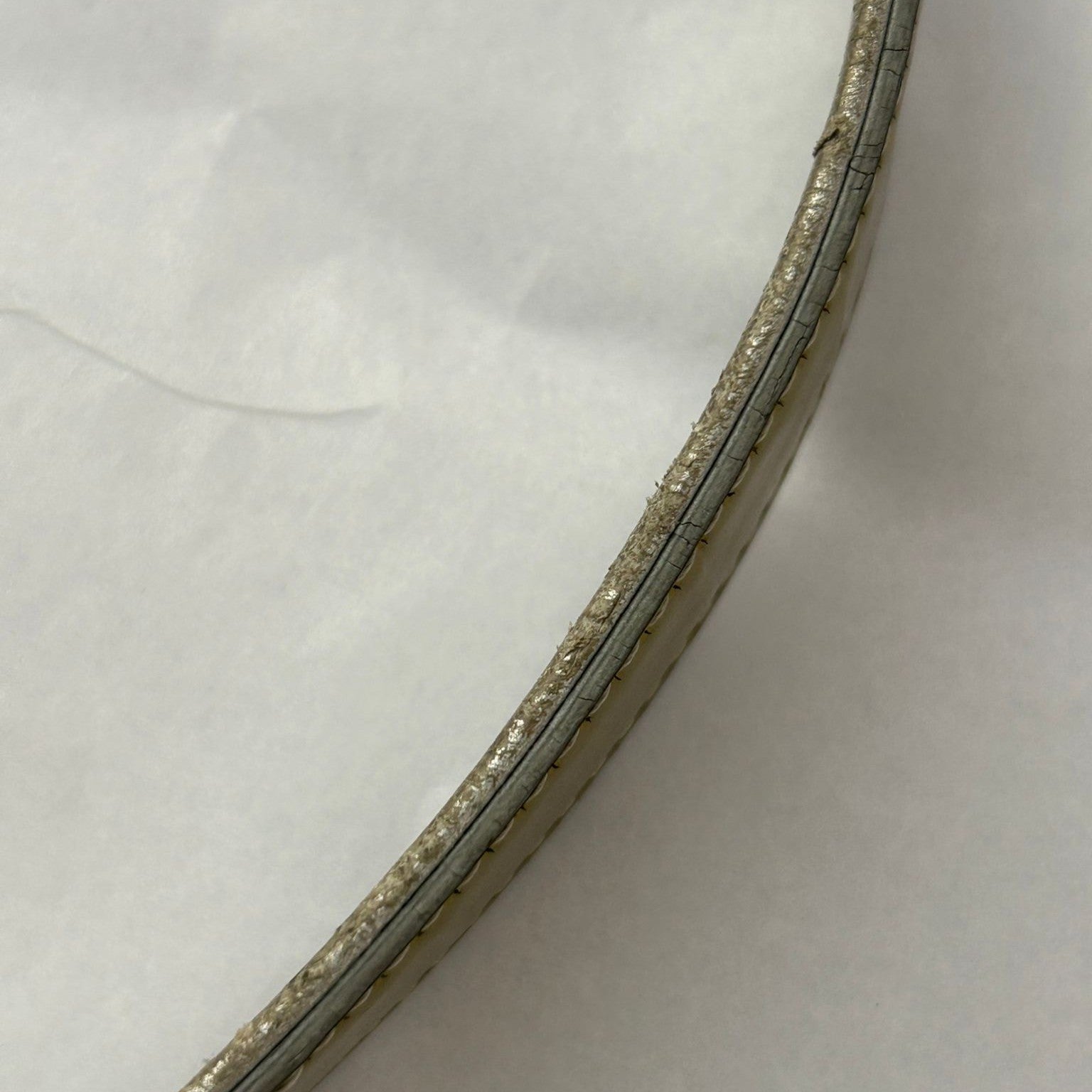 CHANEL 菱格漆皮皮革Boy 25銀扣鏈帶肩背袋金色