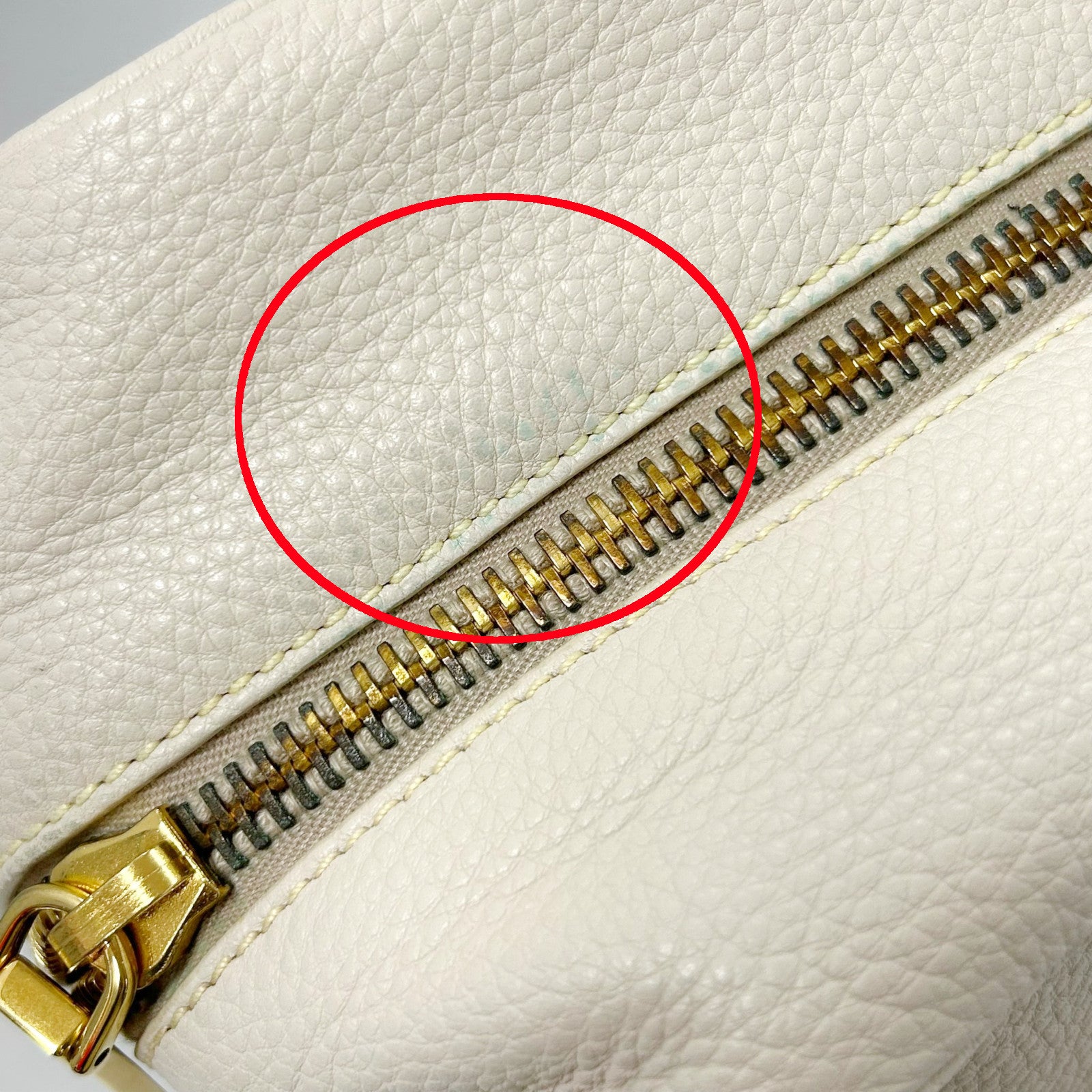 PRADA 牛皮皮革Shoulder Bag金扣鏈帶肩背袋米色