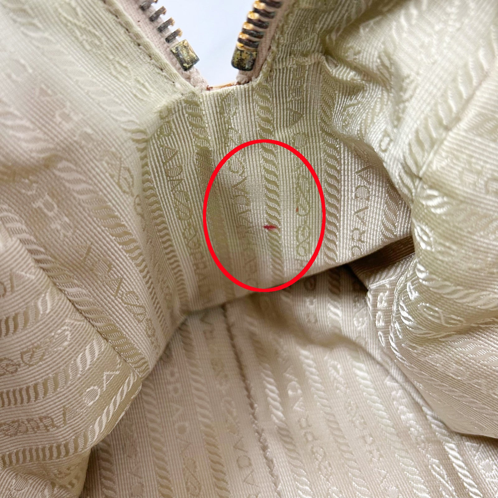 PRADA 牛皮皮革Shoulder Bag金扣鏈帶肩背袋米色