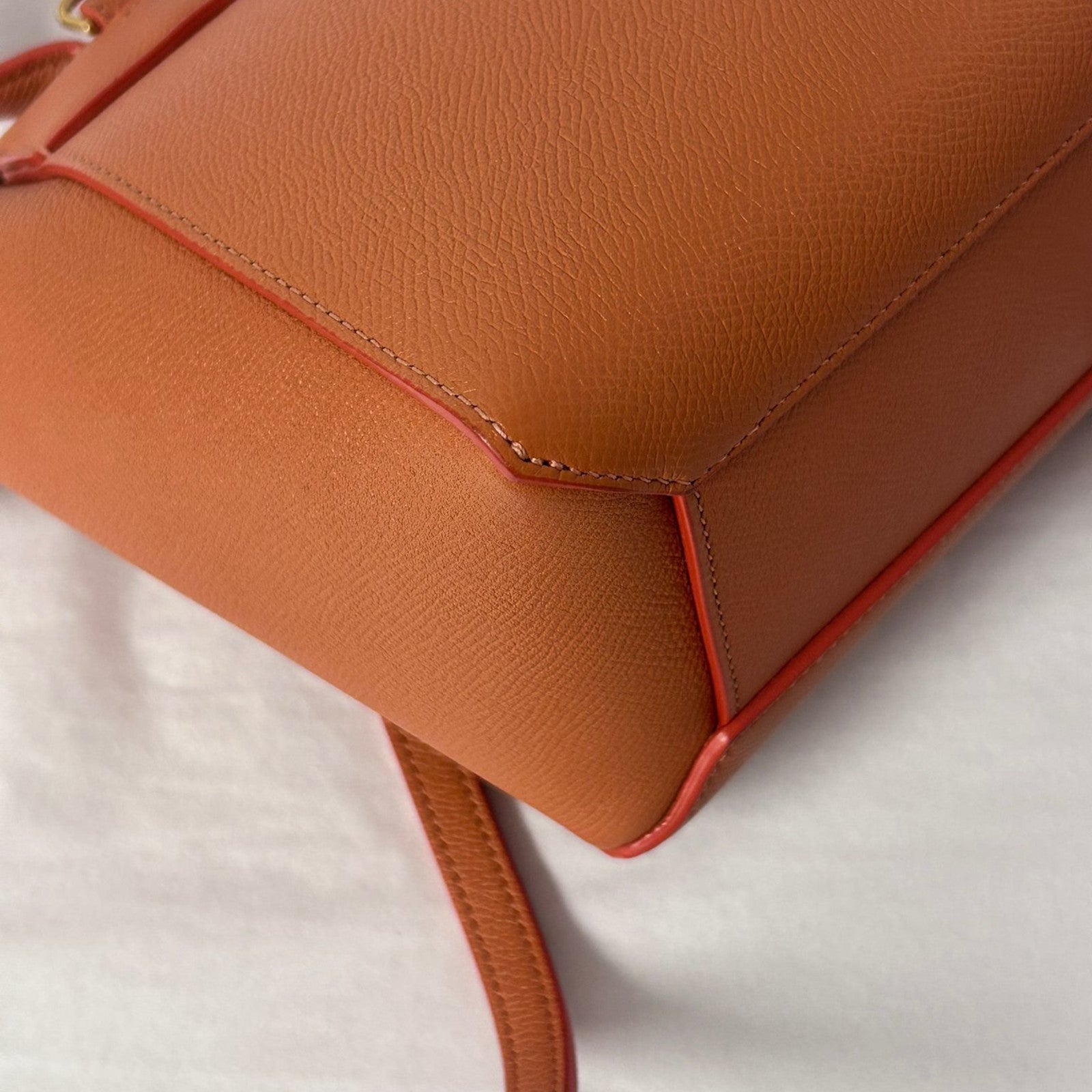 CELINE 牛皮皮革Nano Belt Bag金扣手挽肩背兩用袋粉橙色