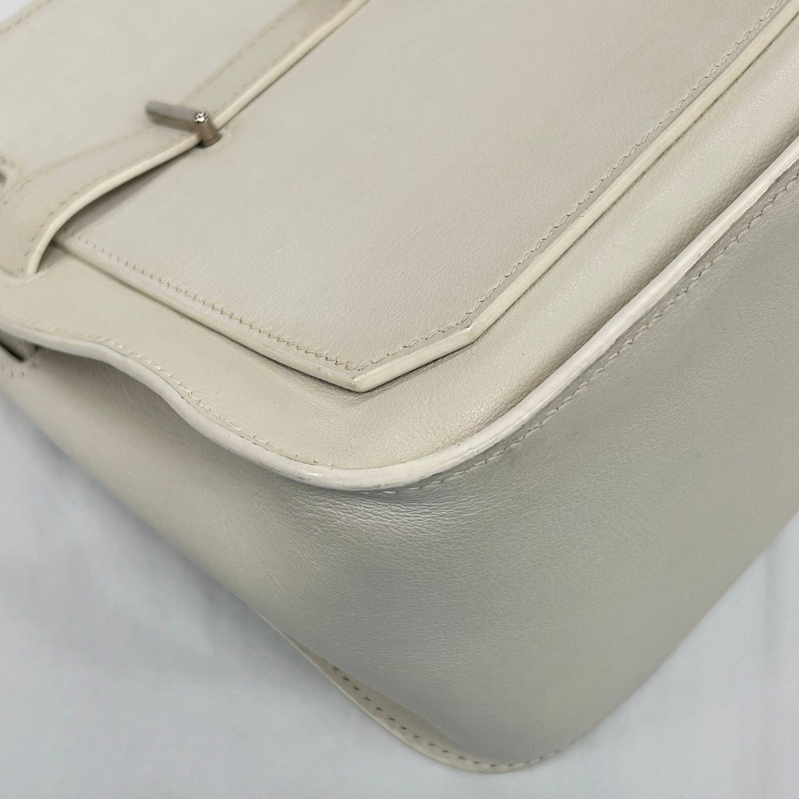 HERMES **【激減優惠】Swift皮革Jypsiere 28銀扣肩背袋白色