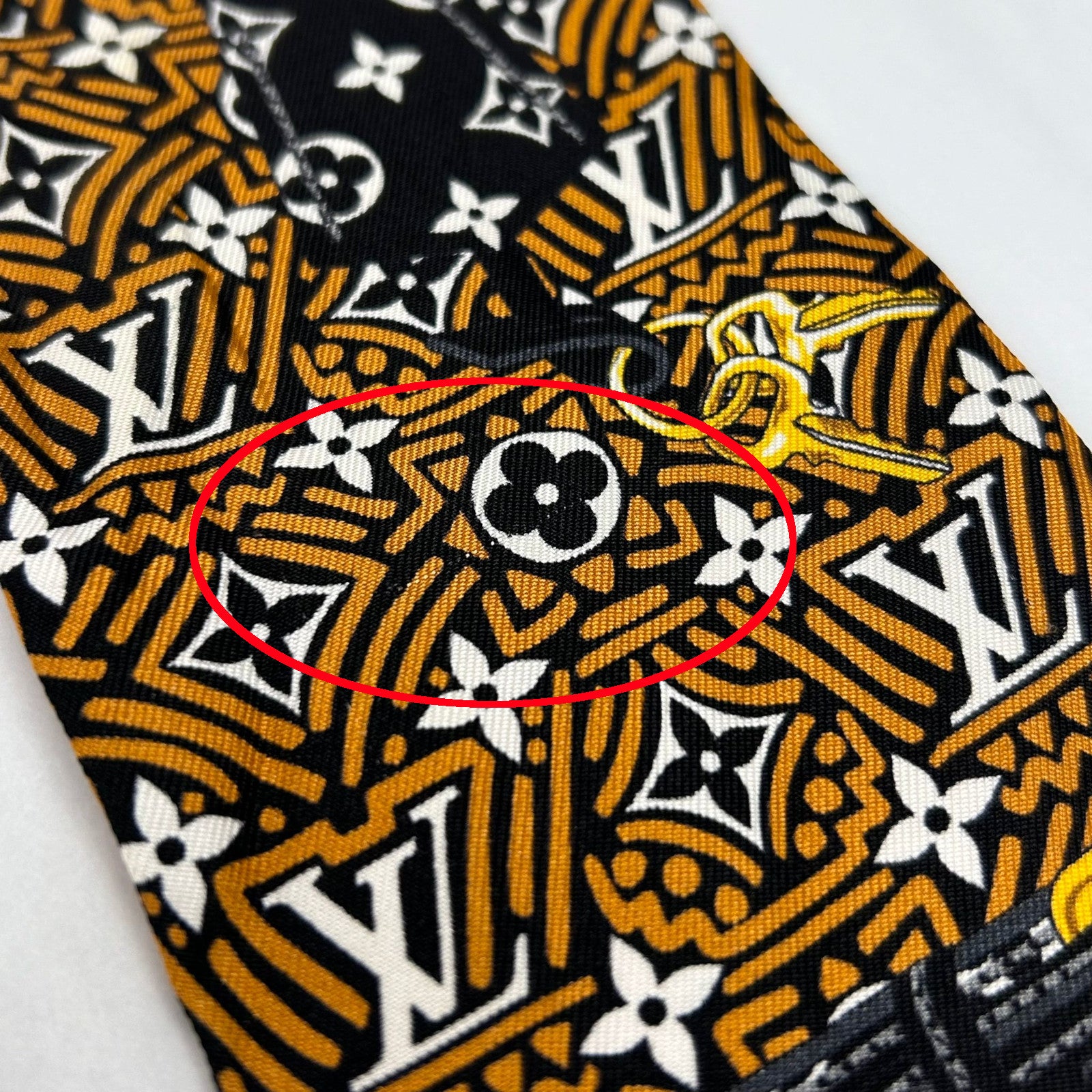 LOUIS VUITTON 絲質Crafty Confidential Bandeau絲巾啡色
