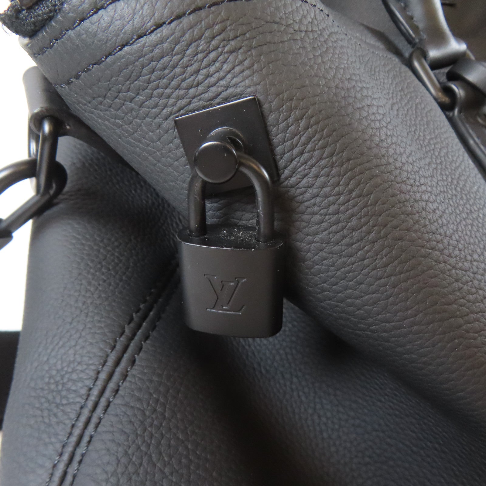 LOUIS VUITTON 【激減優惠】牛皮皮革Lock It黑扣手挽肩背兩用袋黑色