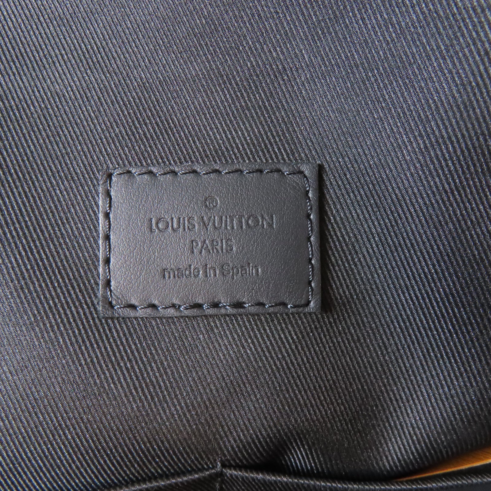 LOUIS VUITTON 【激減優惠】牛皮皮革Lock It黑扣手挽肩背兩用袋黑色