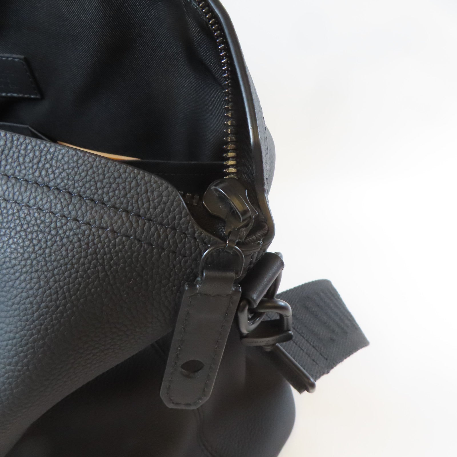 LOUIS VUITTON 【激減優惠】牛皮皮革Lock It黑扣手挽肩背兩用袋黑色