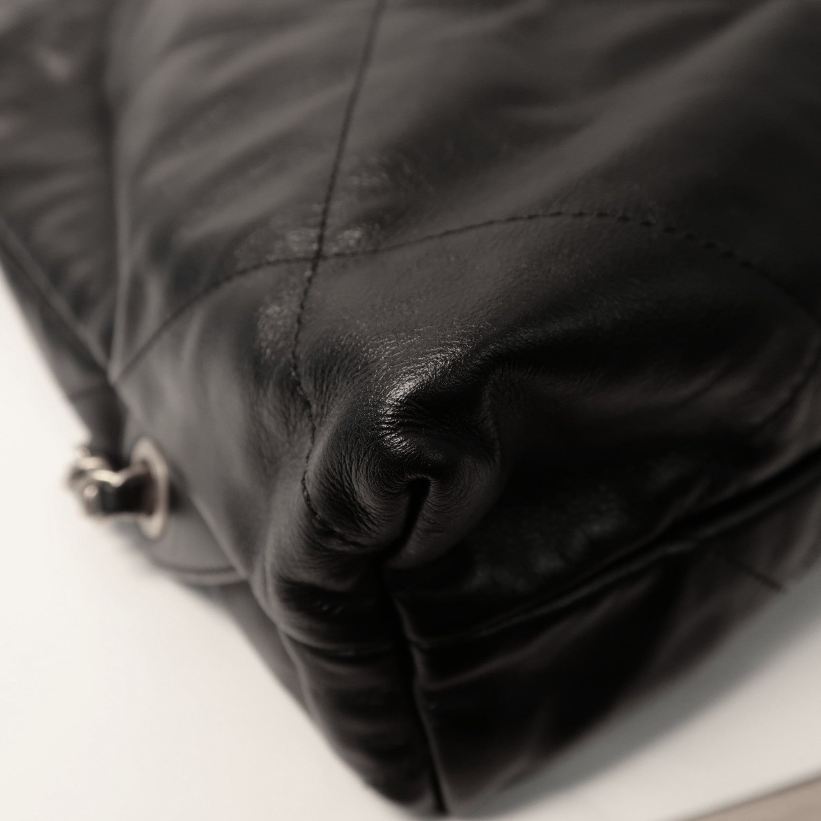 CHANEL 【激減優惠】菱格牛皮皮革C22 Backpack金扣背包黑色