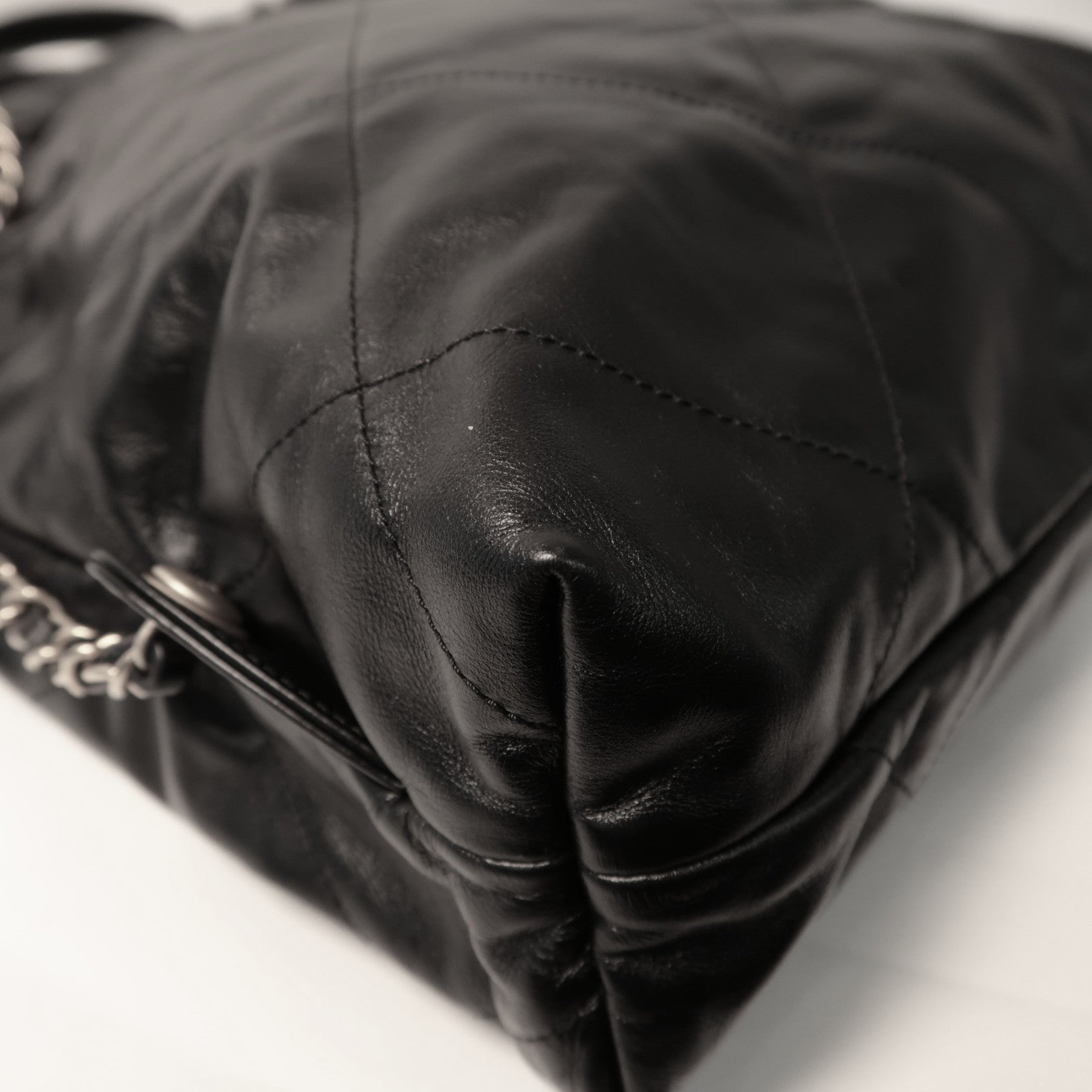 CHANEL 【激減優惠】菱格牛皮皮革C22 Backpack金扣背包黑色