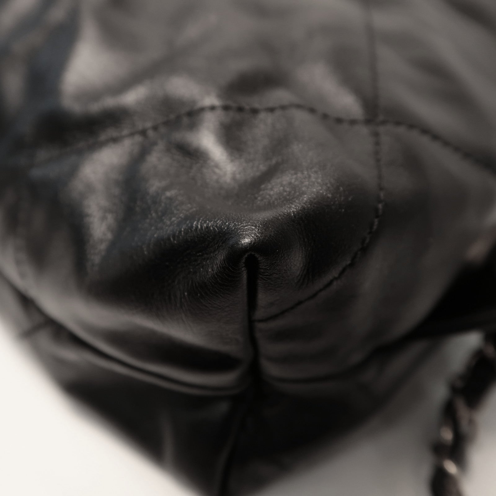 CHANEL 【激減優惠】菱格牛皮皮革C22 Backpack金扣背包黑色