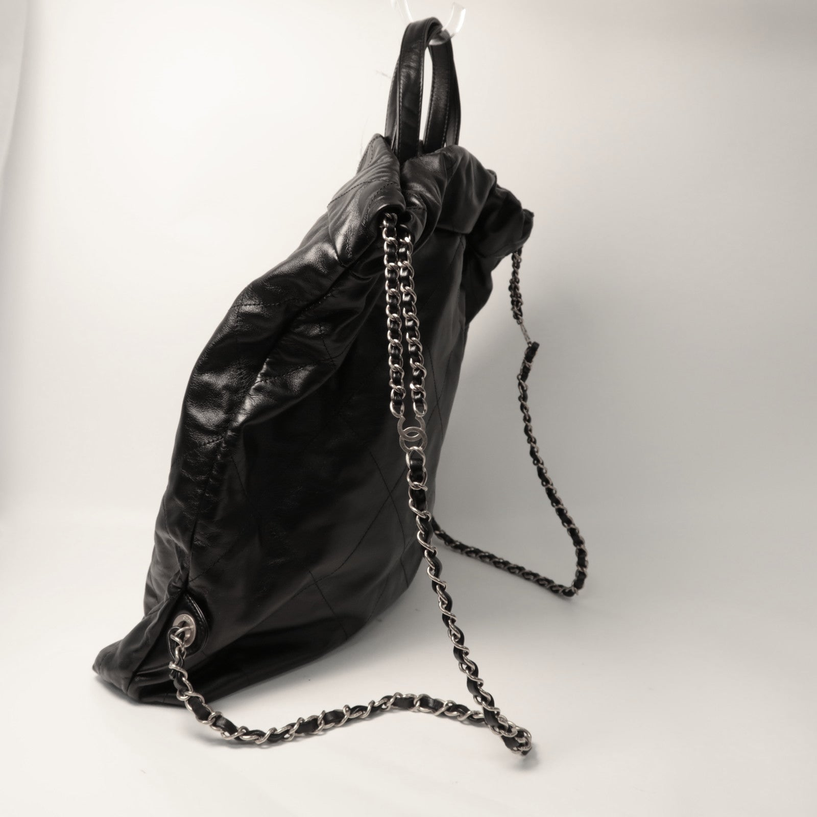 CHANEL 【激減優惠】菱格牛皮皮革C22 Backpack金扣背包黑色