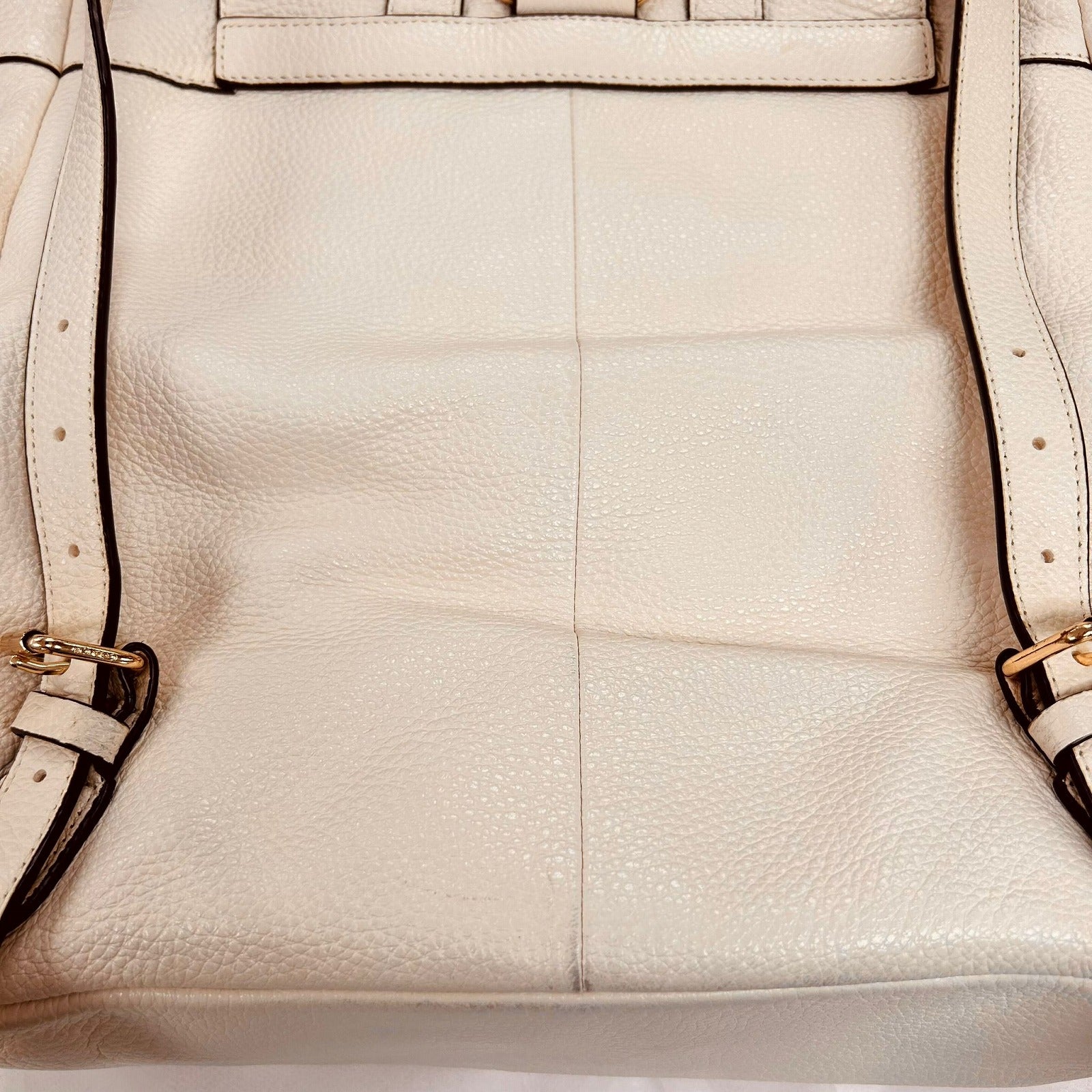 COACH 【激減優惠】牛皮皮革Backpack金扣背包米白色