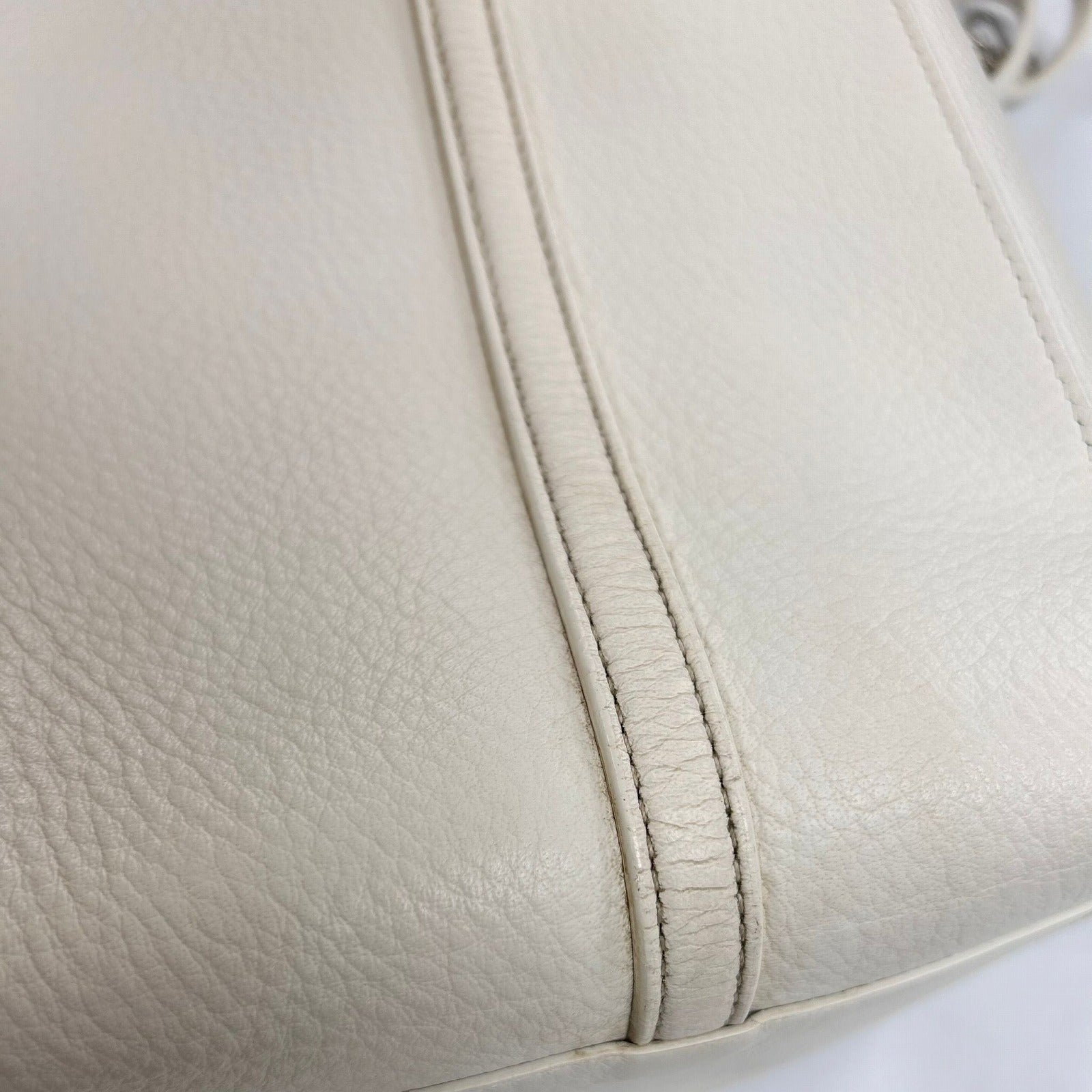 BALENCIAGA 牛皮皮革Everyday銀扣手挽肩背兩用袋白色