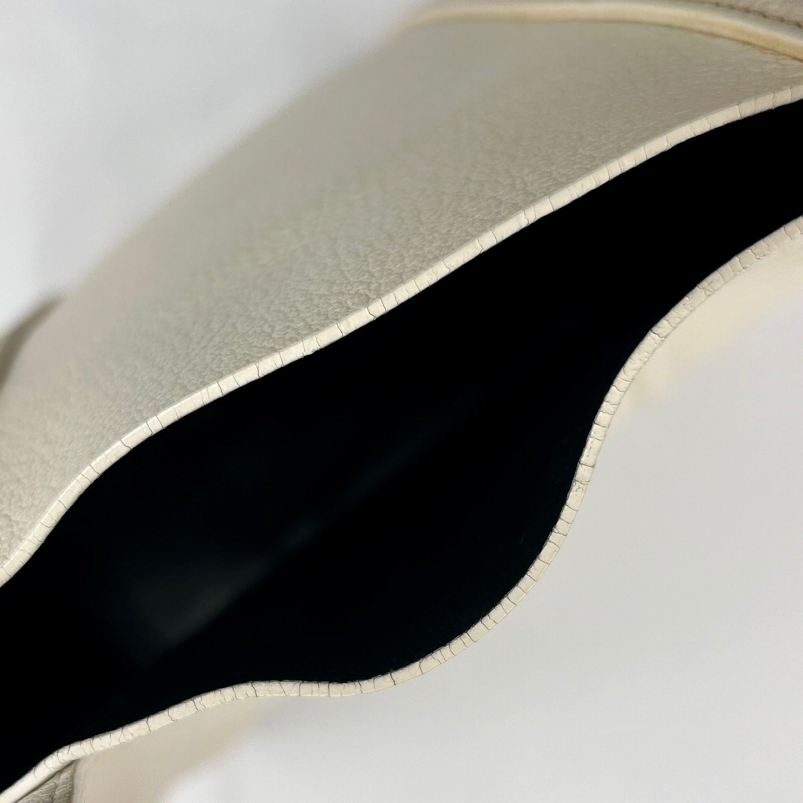 BALENCIAGA 牛皮皮革Everyday銀扣手挽肩背兩用袋白色