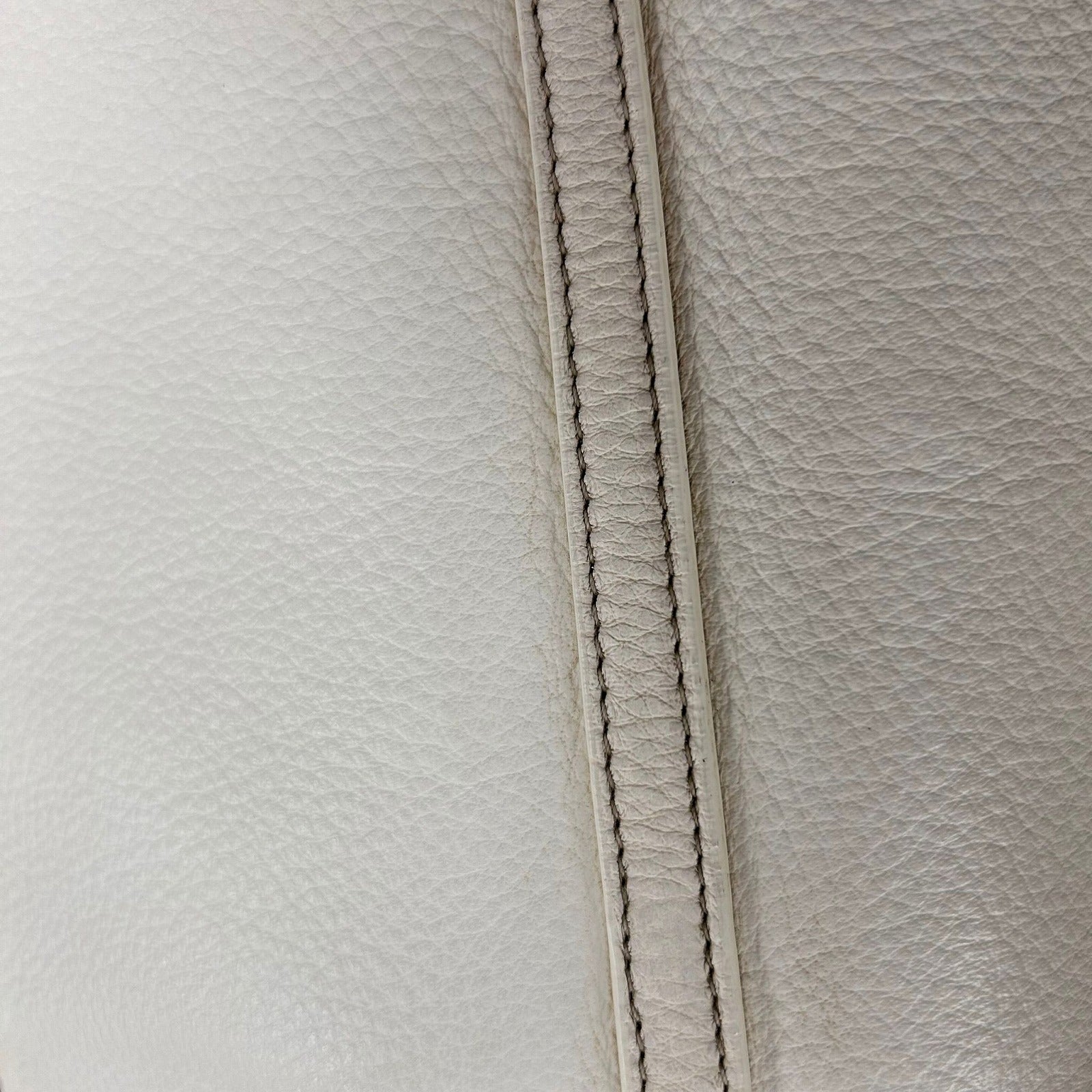 BALENCIAGA 牛皮皮革Everyday銀扣手挽肩背兩用袋白色