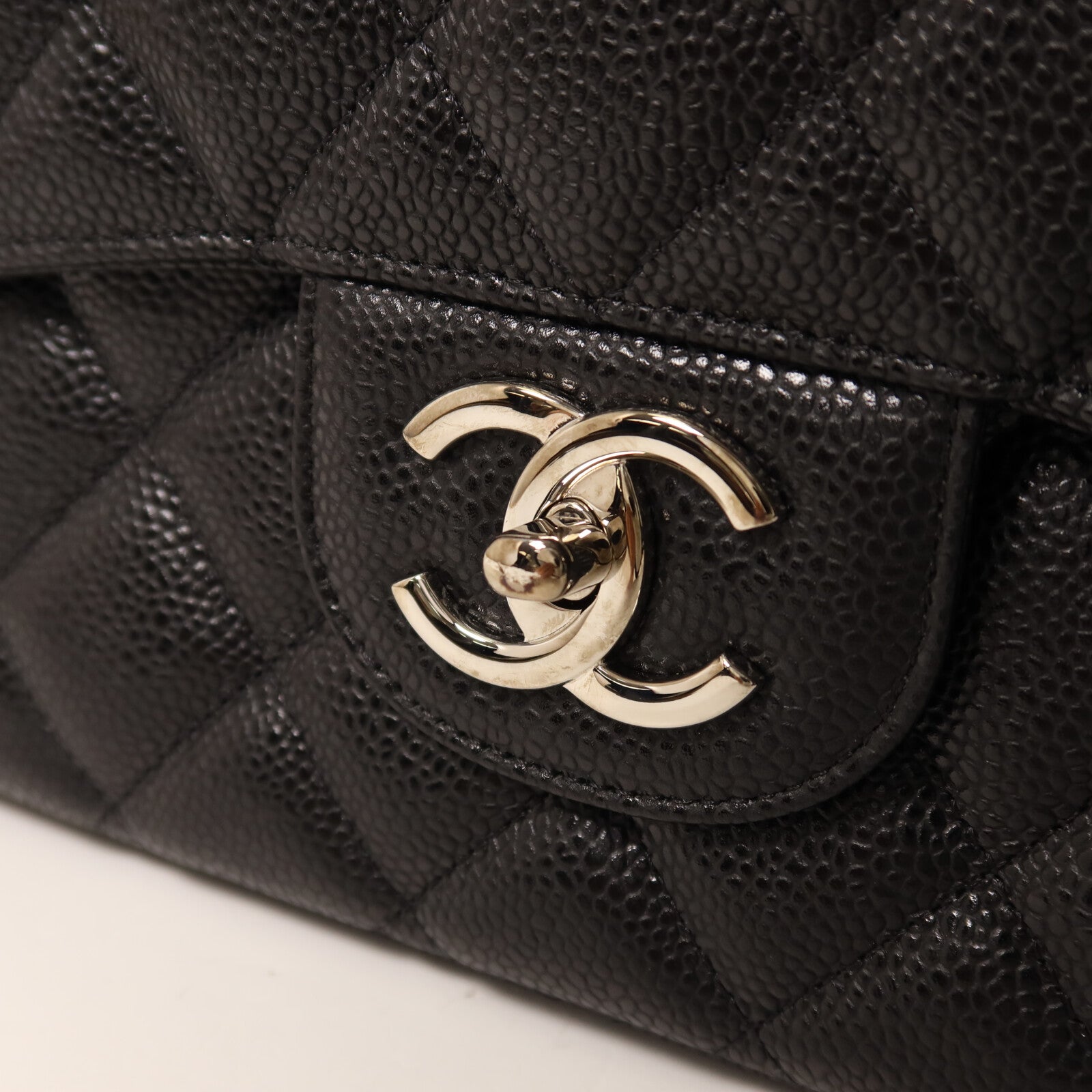 CHANEL 牛皮皮革Maxi Classic鏈帶肩背袋