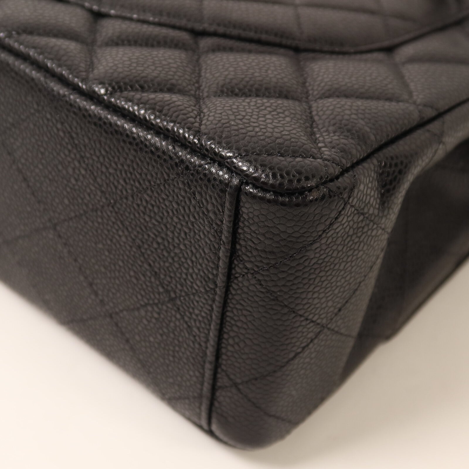CHANEL 牛皮皮革Maxi Classic鏈帶肩背袋