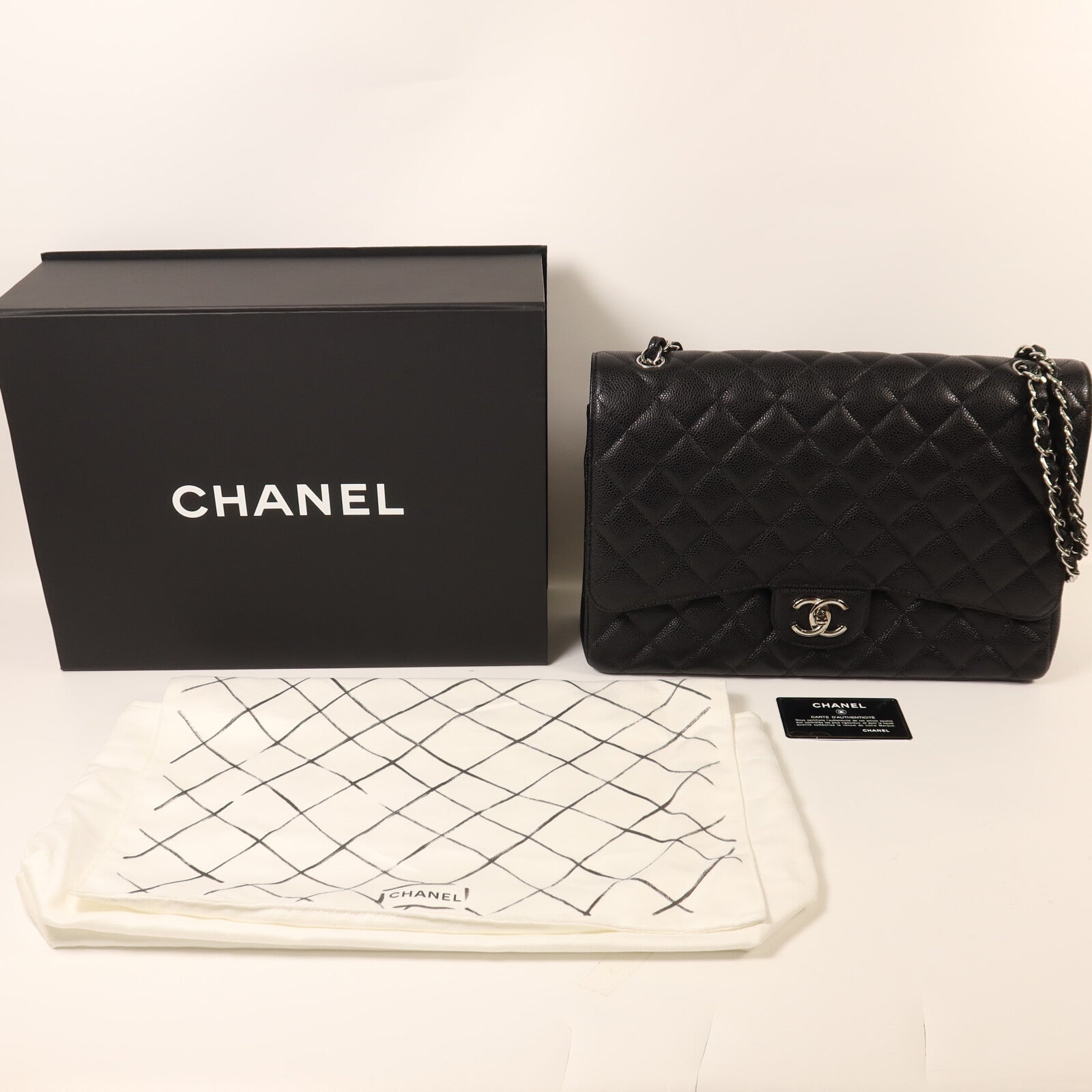 CHANEL 牛皮皮革Maxi Classic鏈帶肩背袋