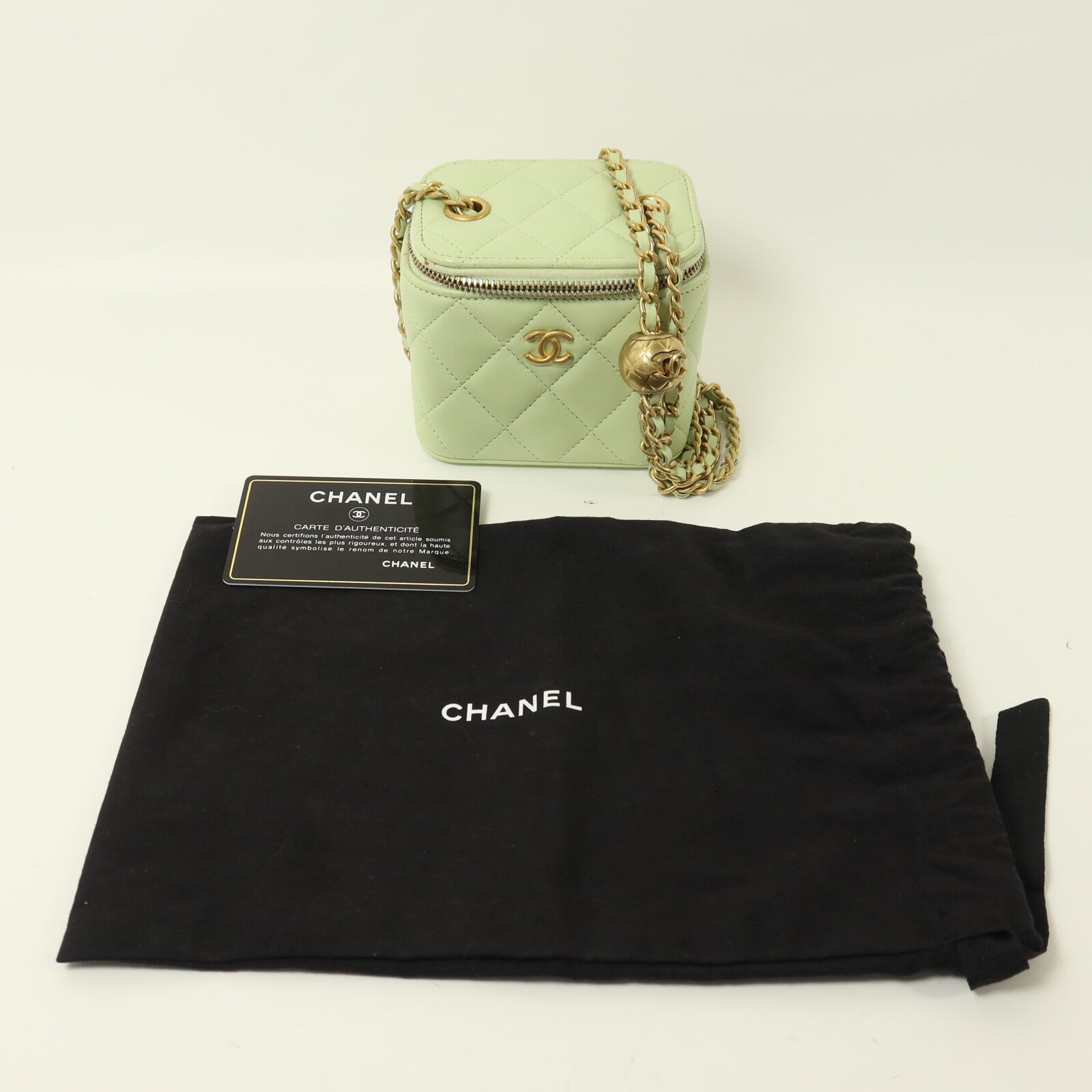 CHANEL 羊皮皮革Vanity Case Gold Ball鏈帶肩背袋