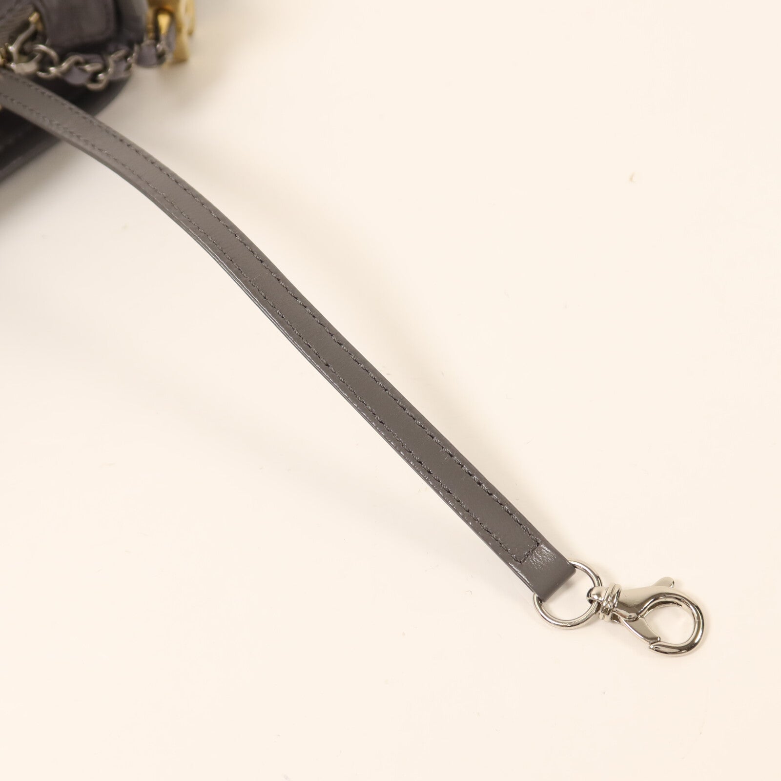 CHANEL 牛皮皮革Garbriell Small鏈帶肩背袋