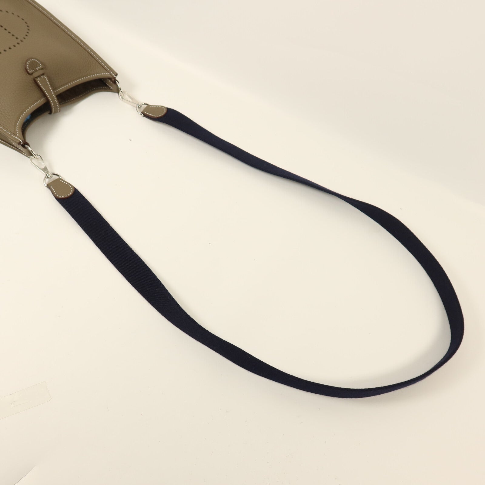 HERMES Clemence皮革Evelyne TPM肩背袋Etoupe