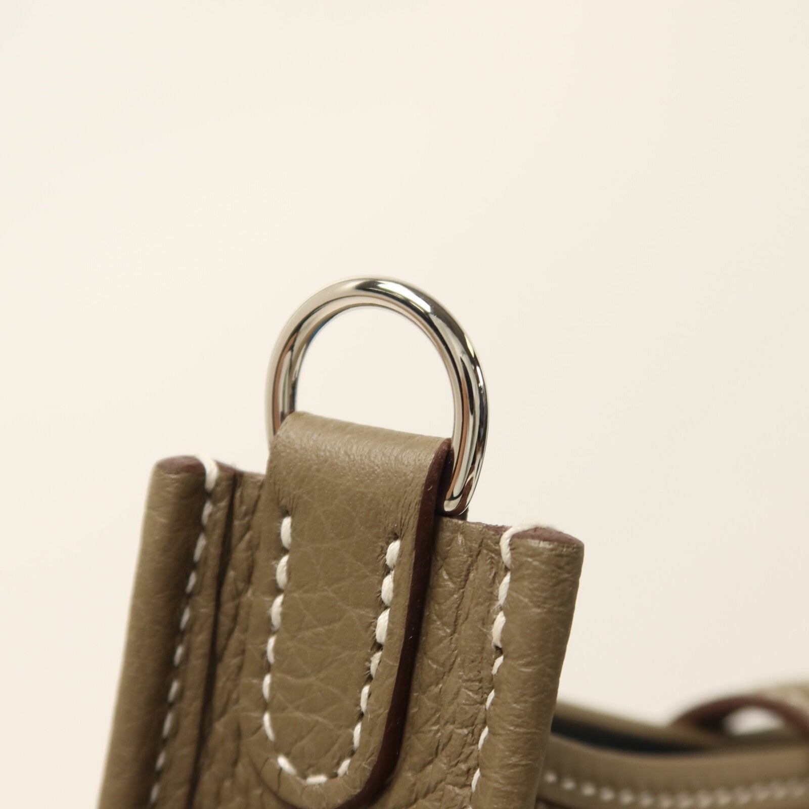 HERMES Clemence皮革Evelyne TPM肩背袋Etoupe