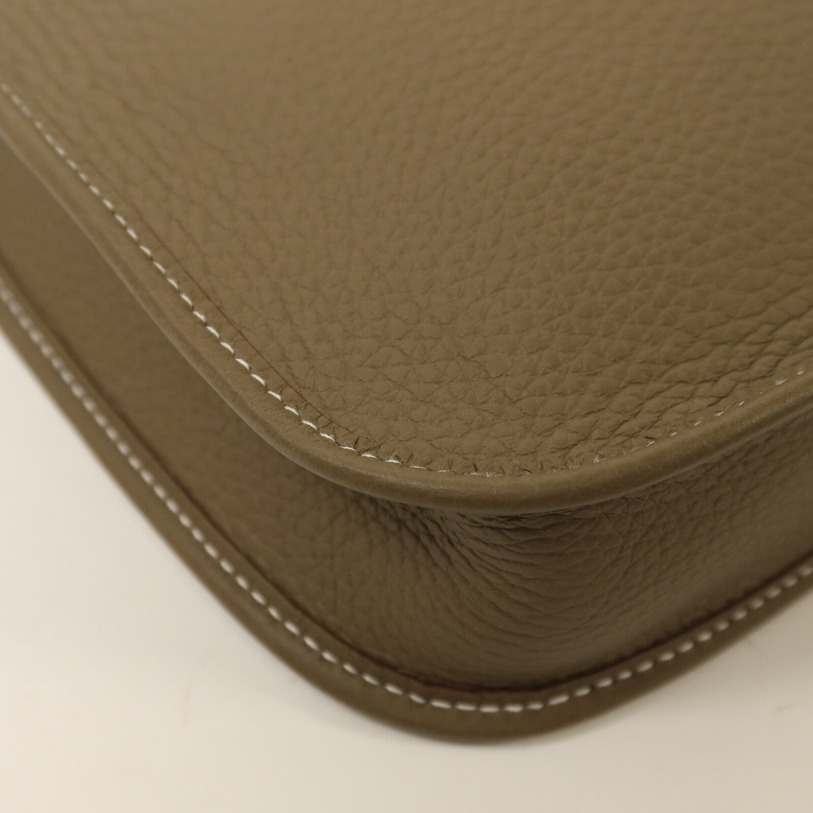 HERMES Clemence皮革Evelyne TPM肩背袋Etoupe
