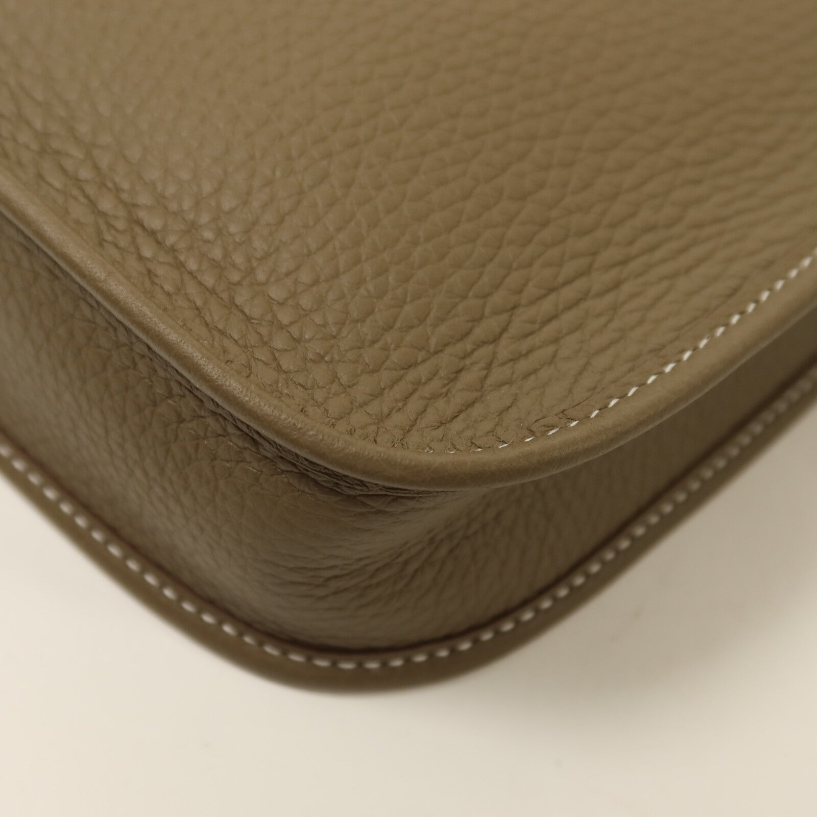 HERMES Clemence皮革Evelyne TPM肩背袋Etoupe