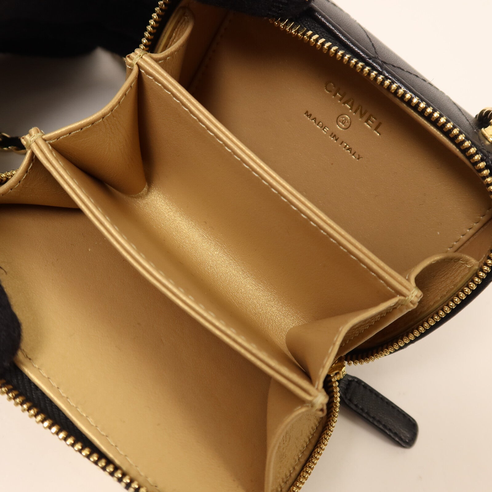 CHANEL 羊皮皮革Mini Vanity Case鏈帶肩背袋